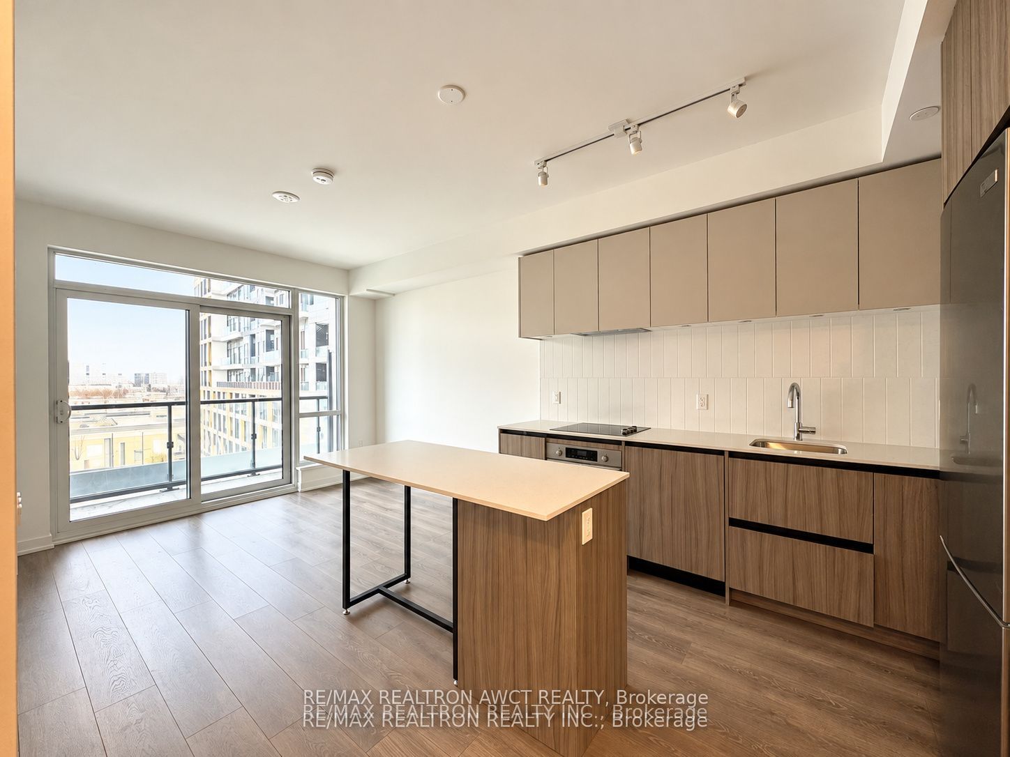 7950 Bathurst Street 525 Property Photo 7