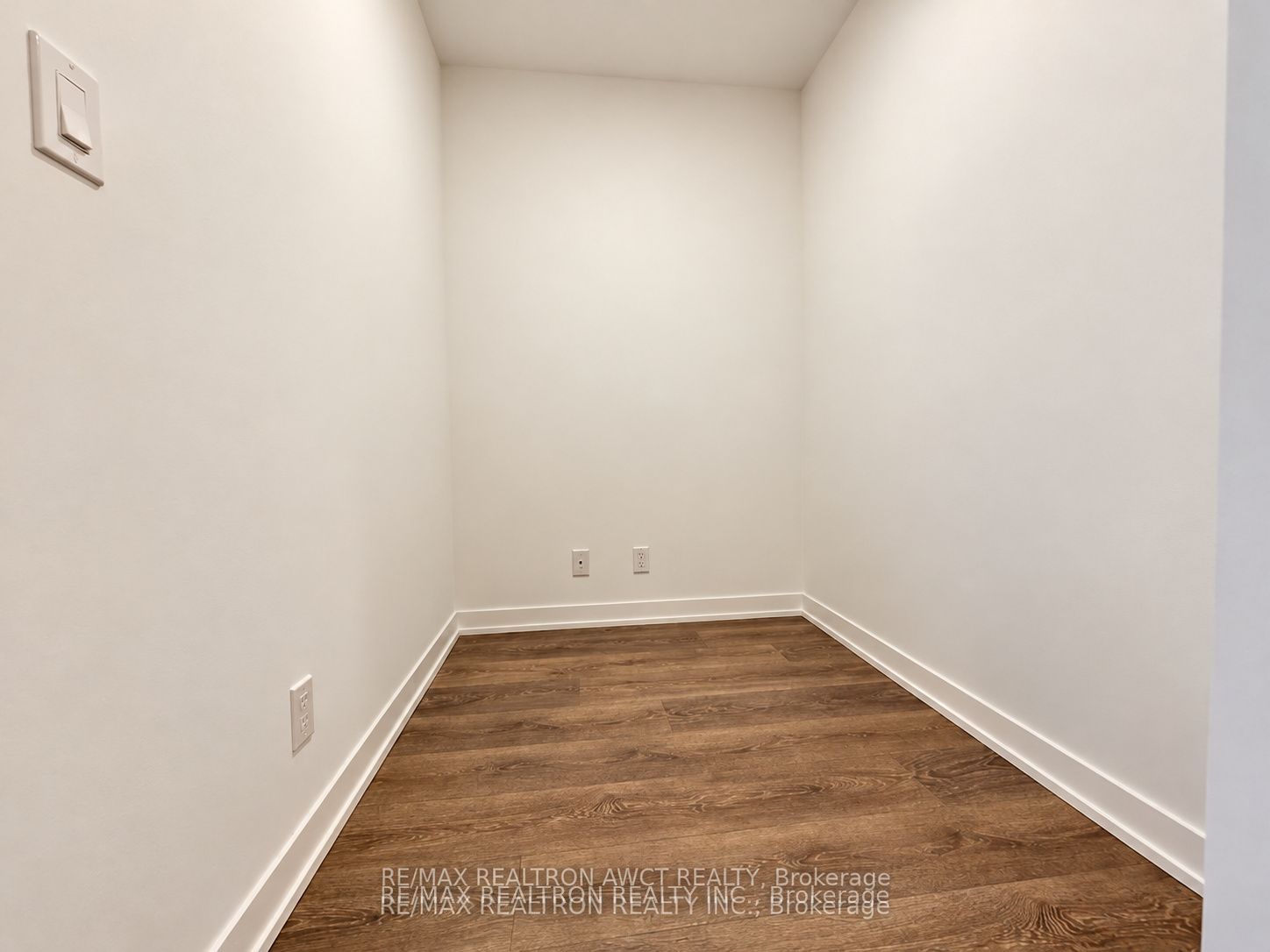 7950 Bathurst Street 525 Property Photo 8