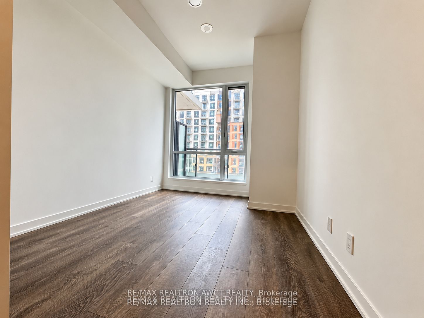 7950 Bathurst Street 525 Property Photo 9