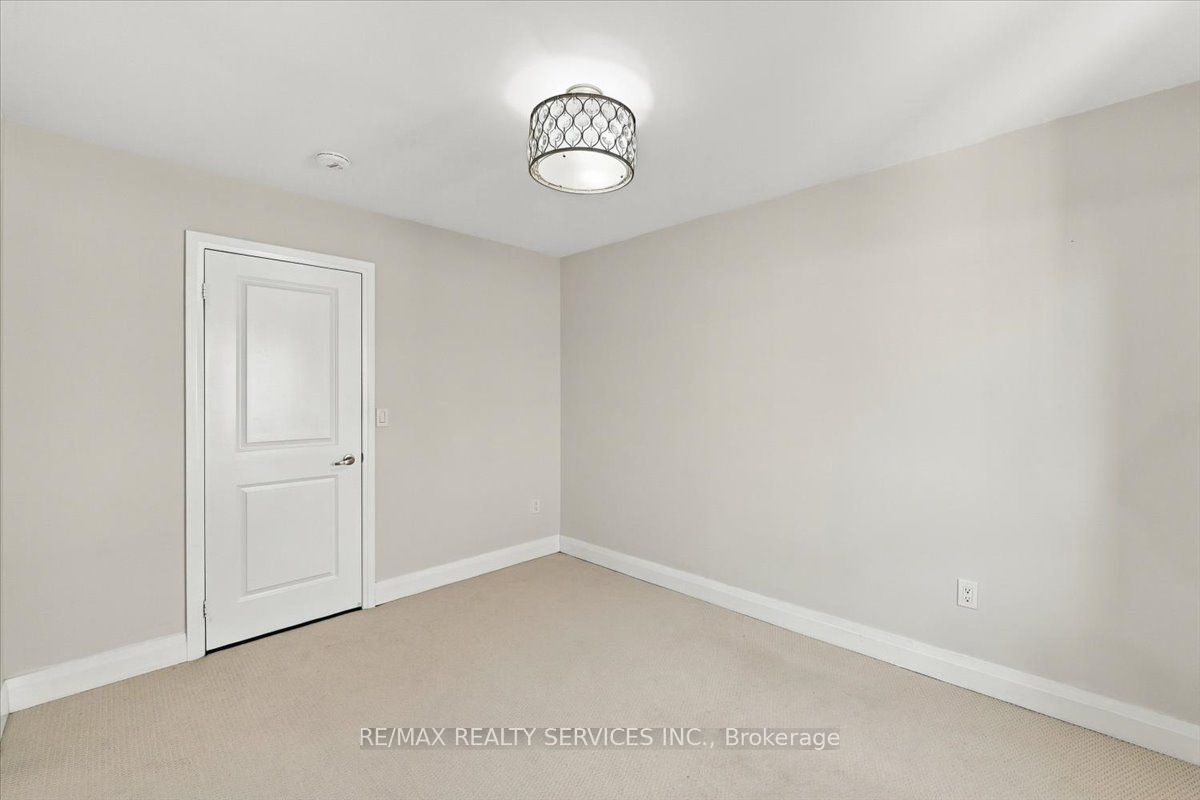 108 Frank Kelly Drive Property Photo 12