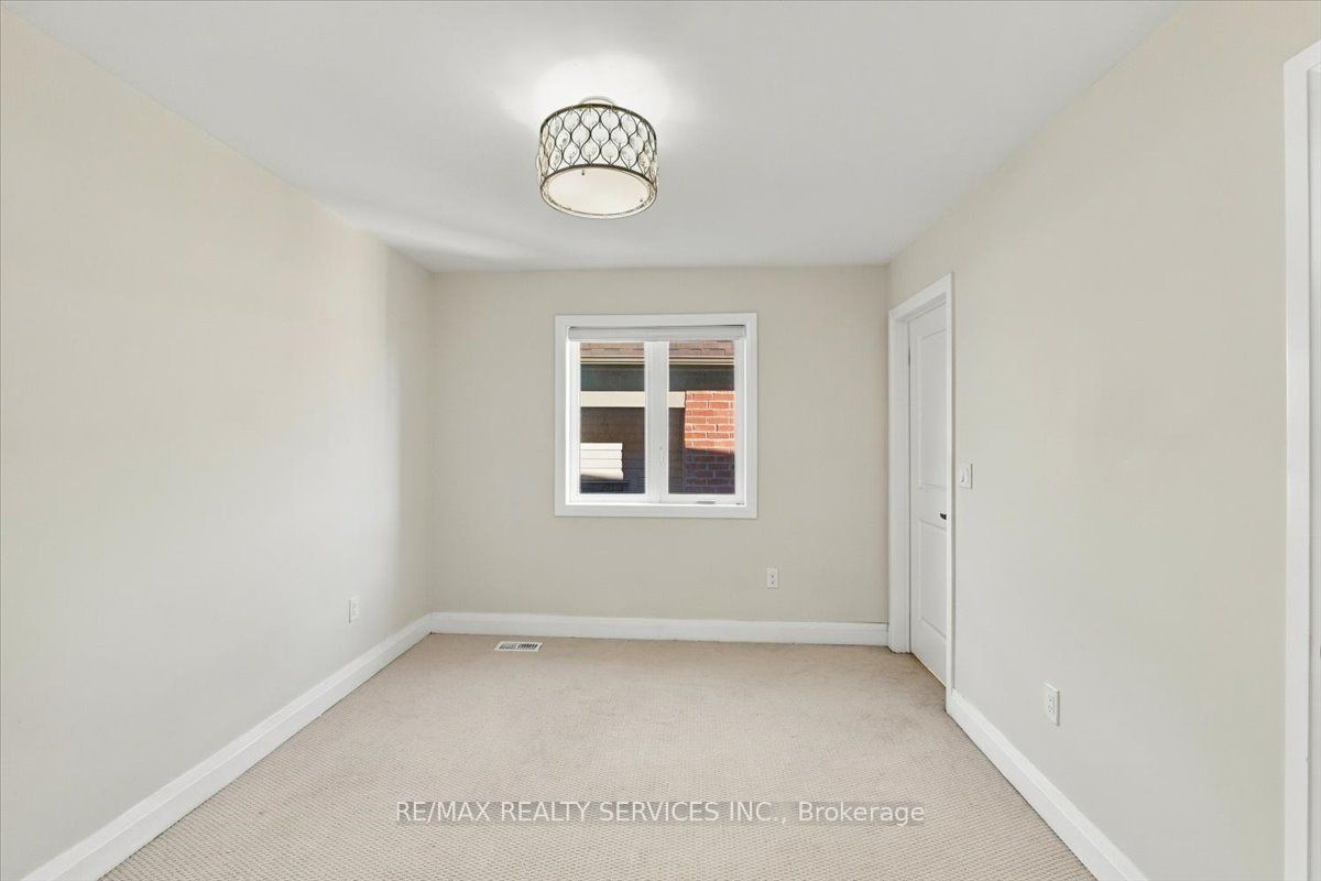 108 Frank Kelly Drive Property Photo 16