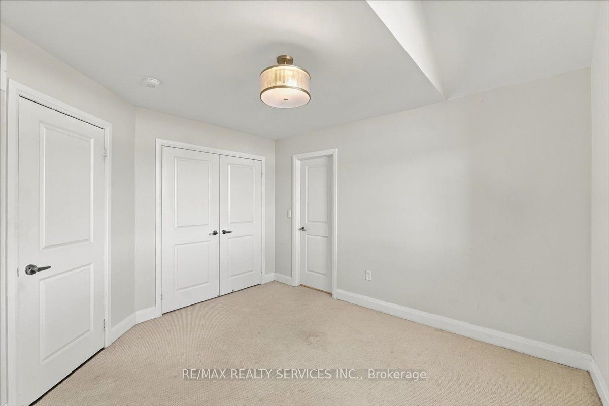 108 Frank Kelly Drive Property Photo 17