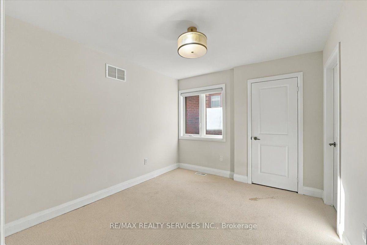 108 Frank Kelly Drive Property Photo 18