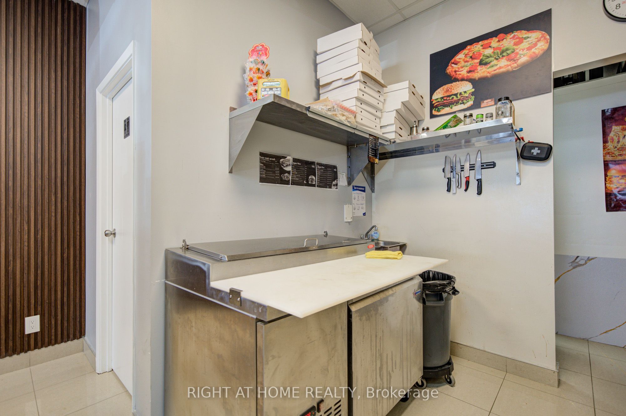 1470 Centre Street 12b Property Photo 9