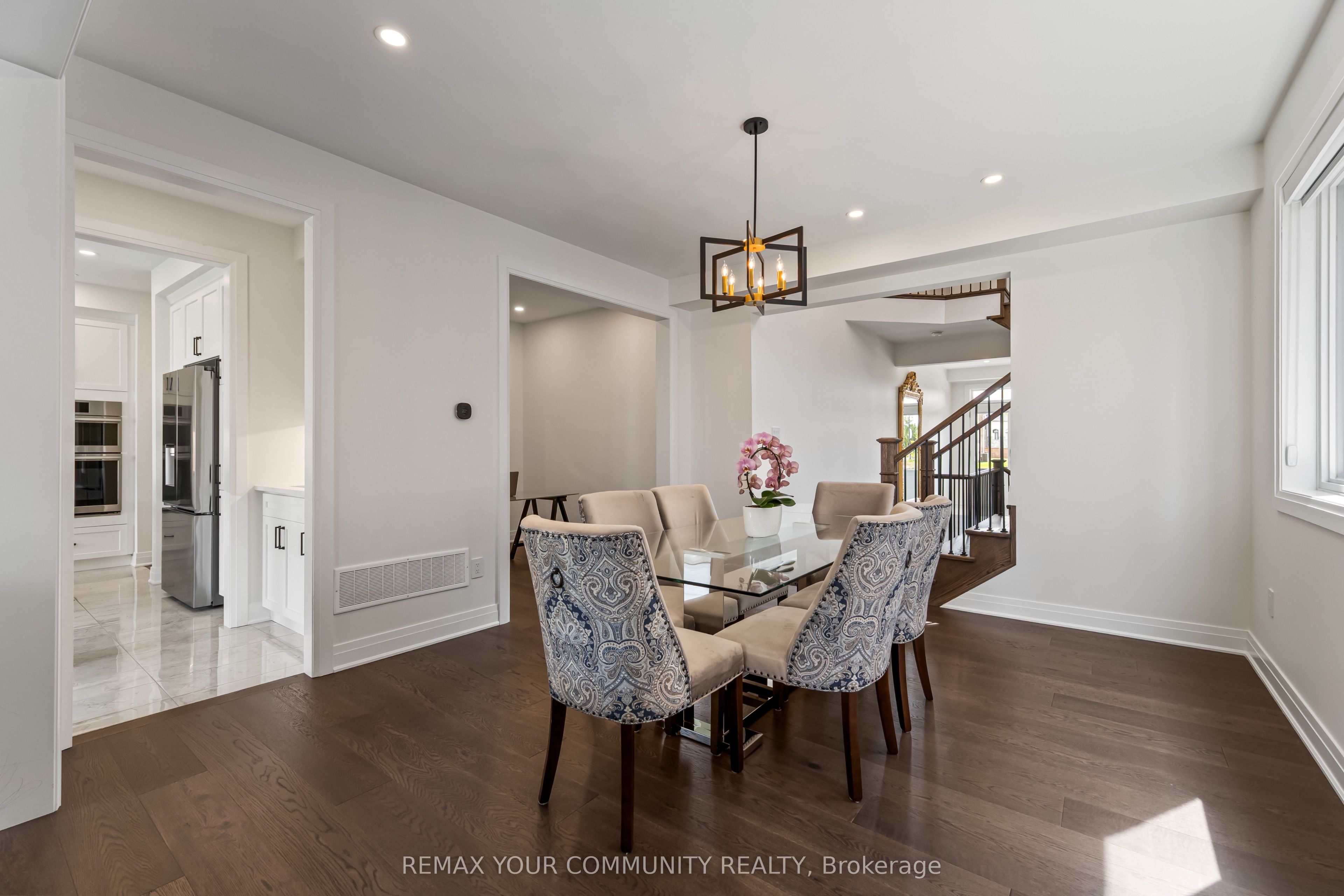 614 Newlove Street Property Photo 11