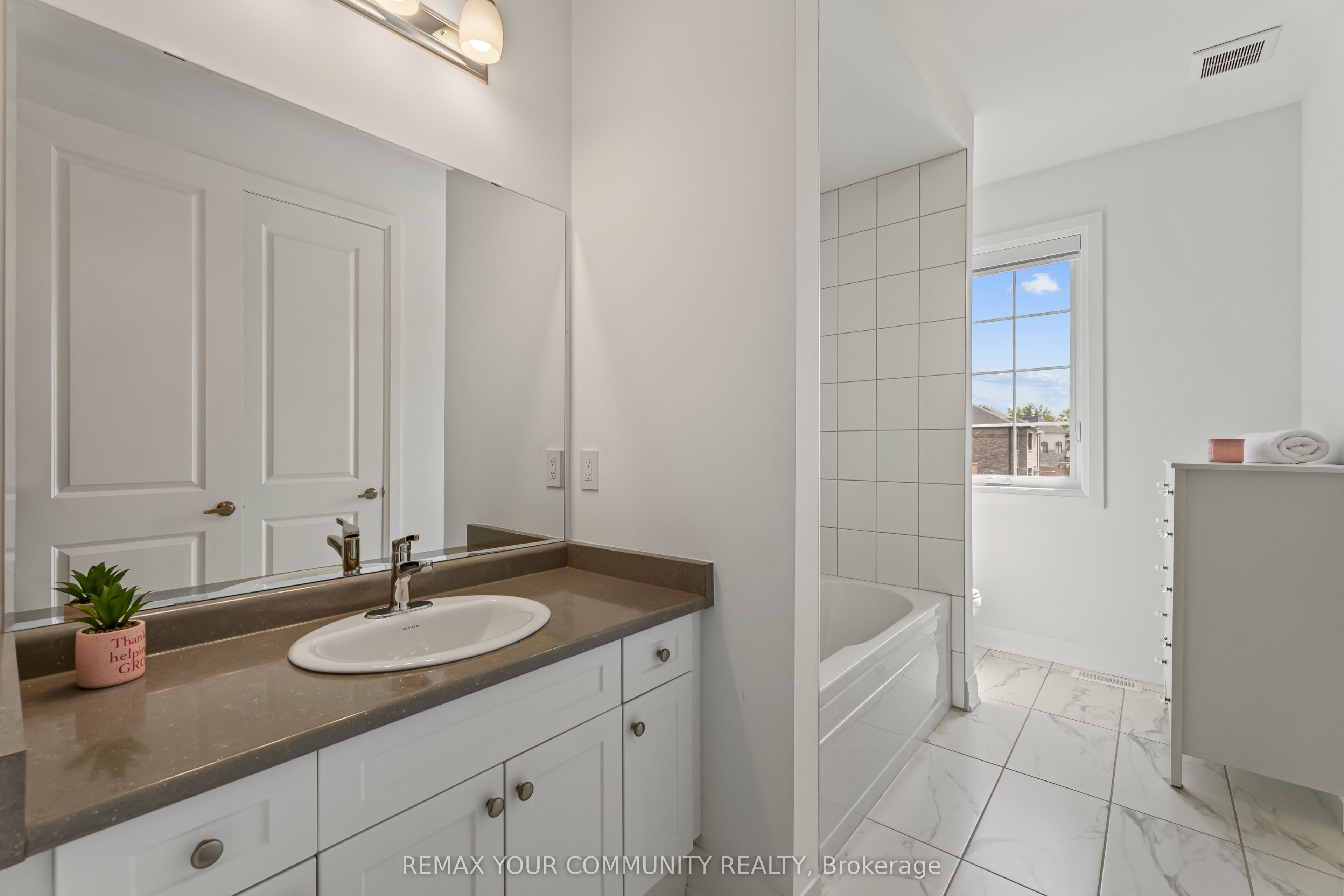 614 Newlove Street Property Photo 19