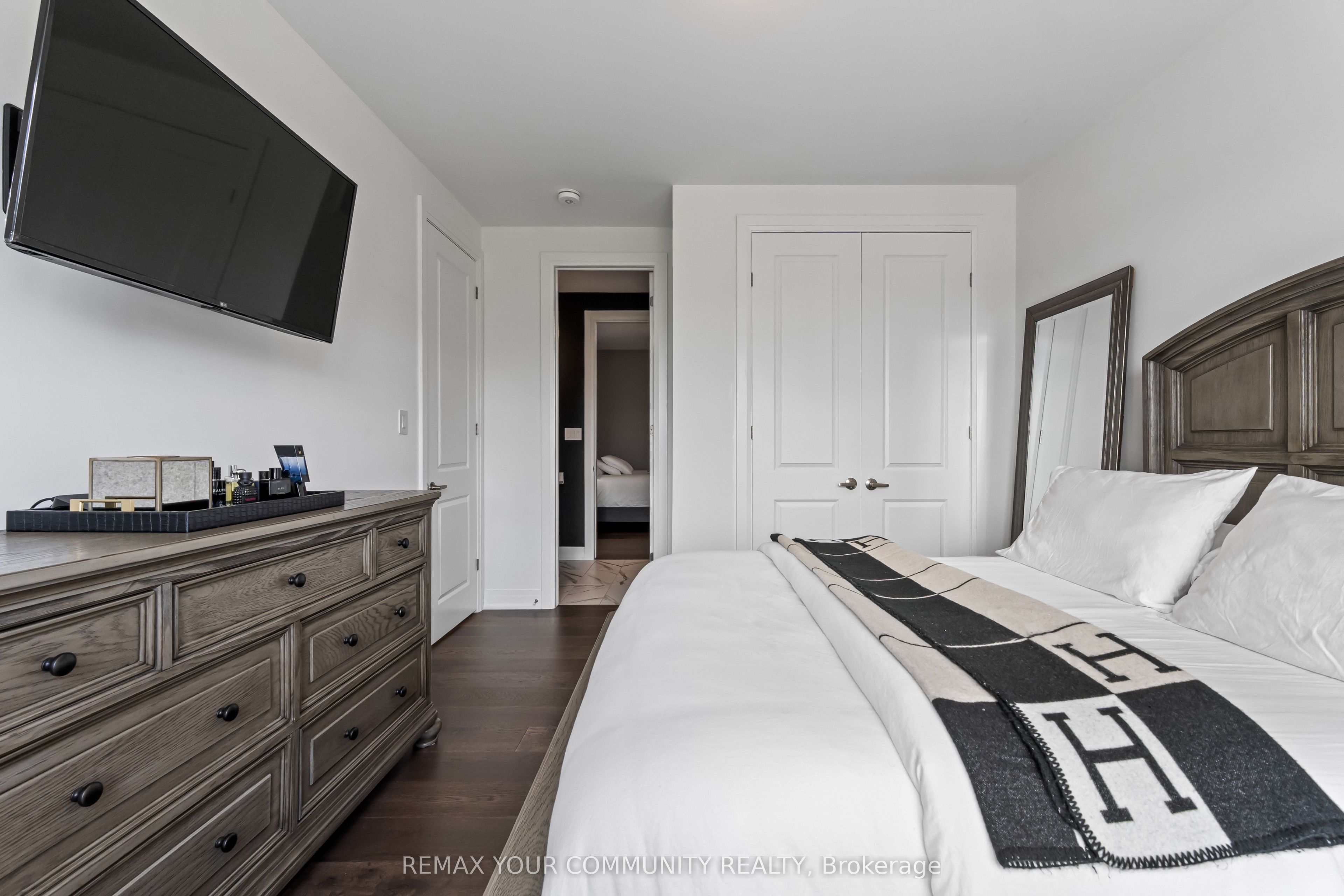 614 Newlove Street Property Photo 22