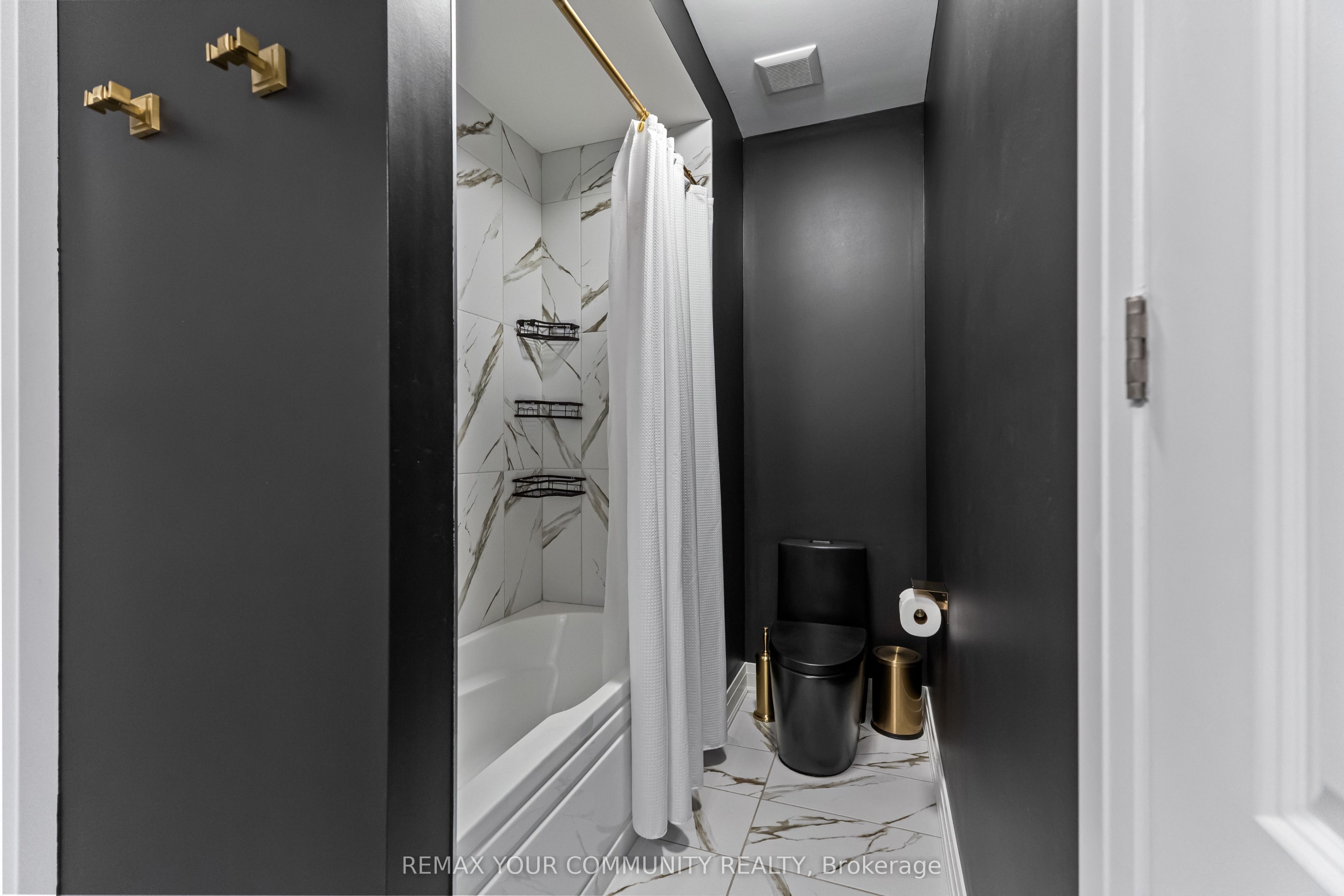 614 Newlove Street Property Photo 23