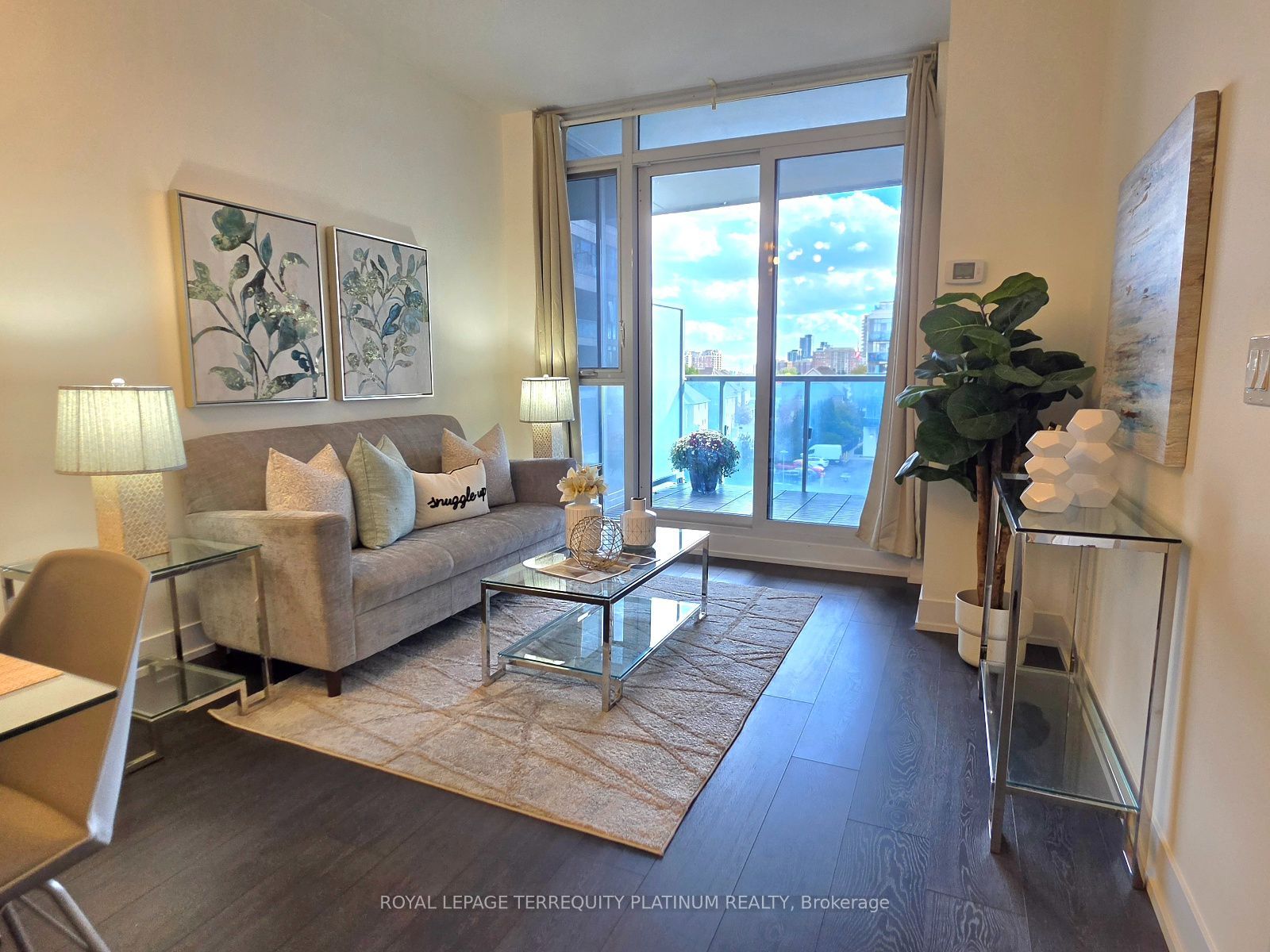 9471 Yonge Street 502 Property Photo 5
