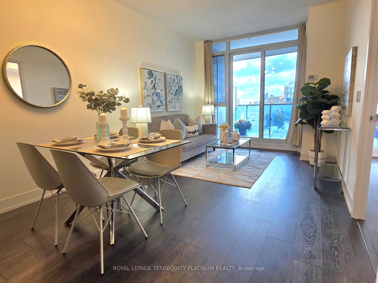 9471 Yonge Street 502 Property Photo 6