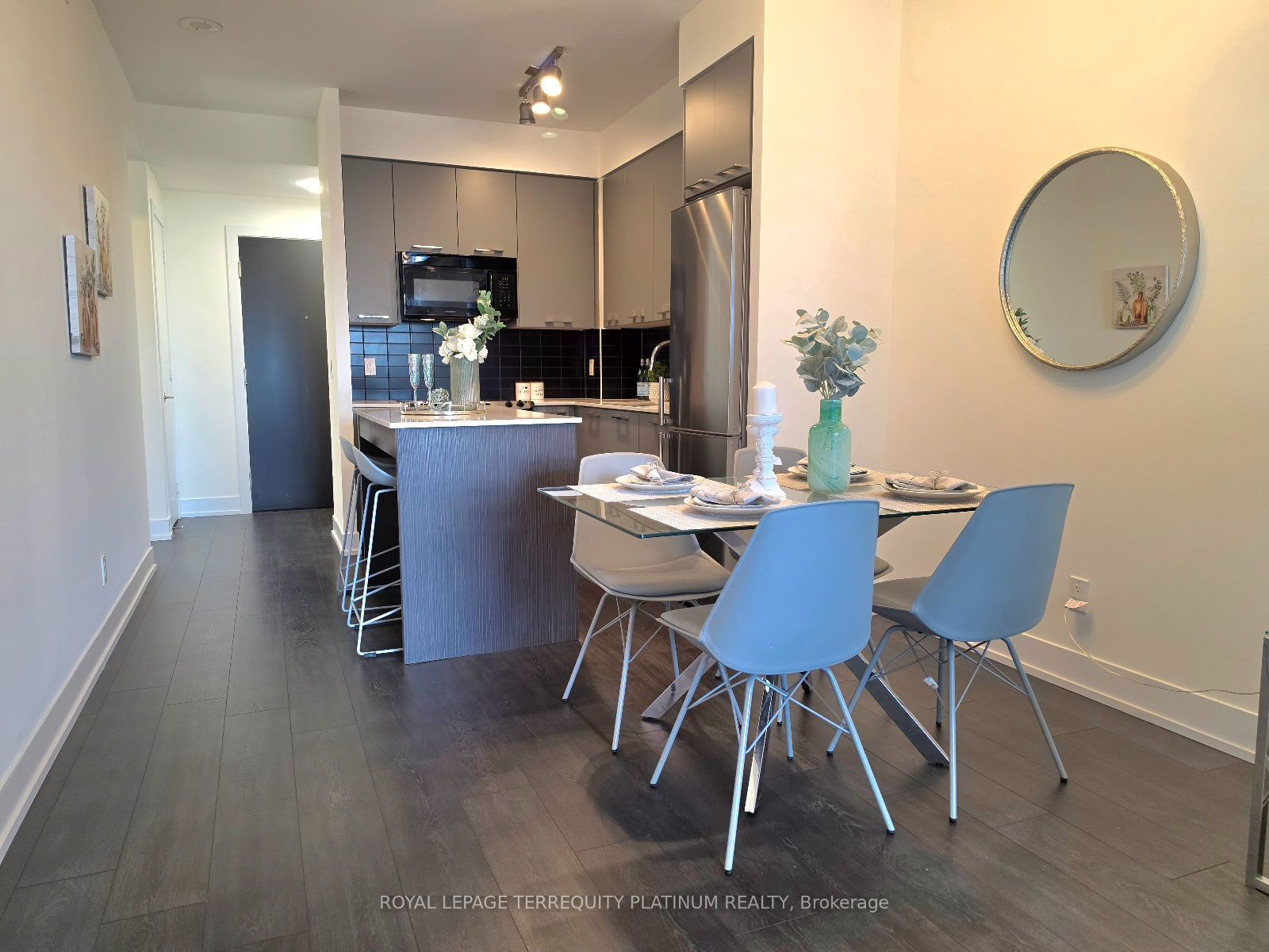 9471 Yonge Street 502 Property Photo 8