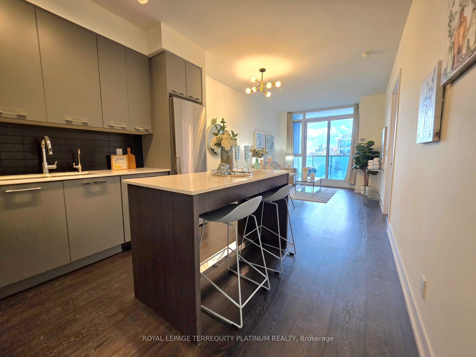 9471 Yonge Street 502 Property Photo 12