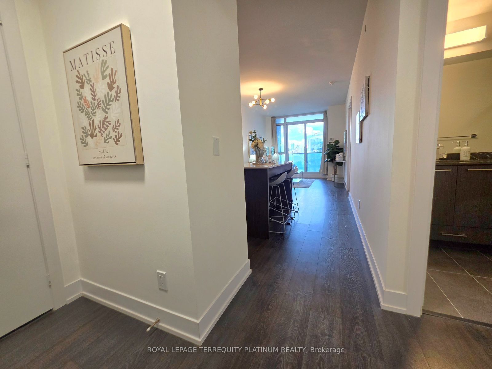 9471 Yonge Street 502 Property Photo 17