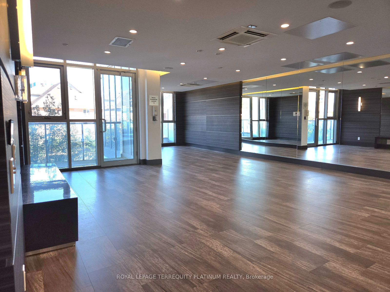 9471 Yonge Street 502 Property Photo 29