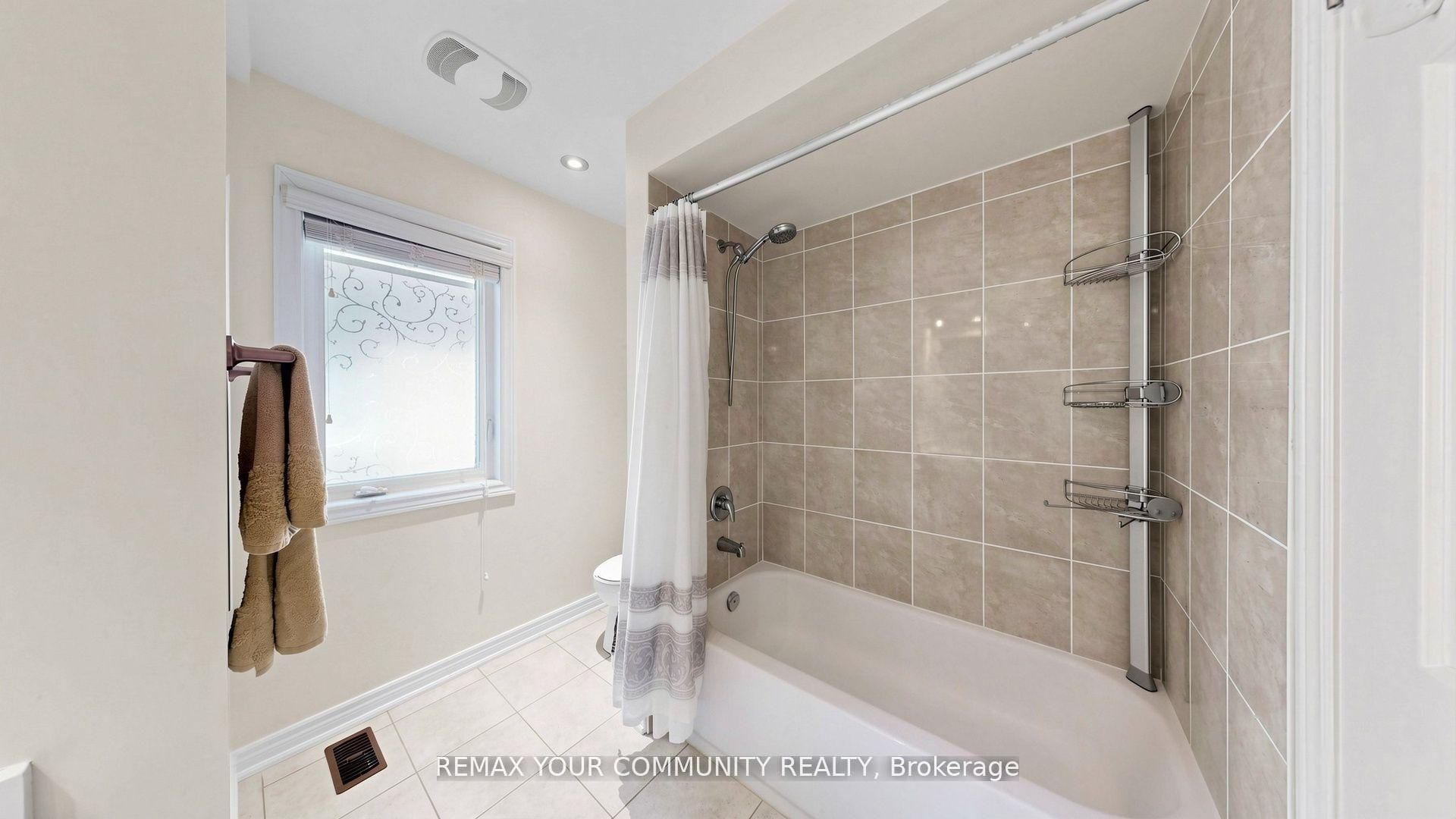 6 Homerton Avenue Property Photo 40