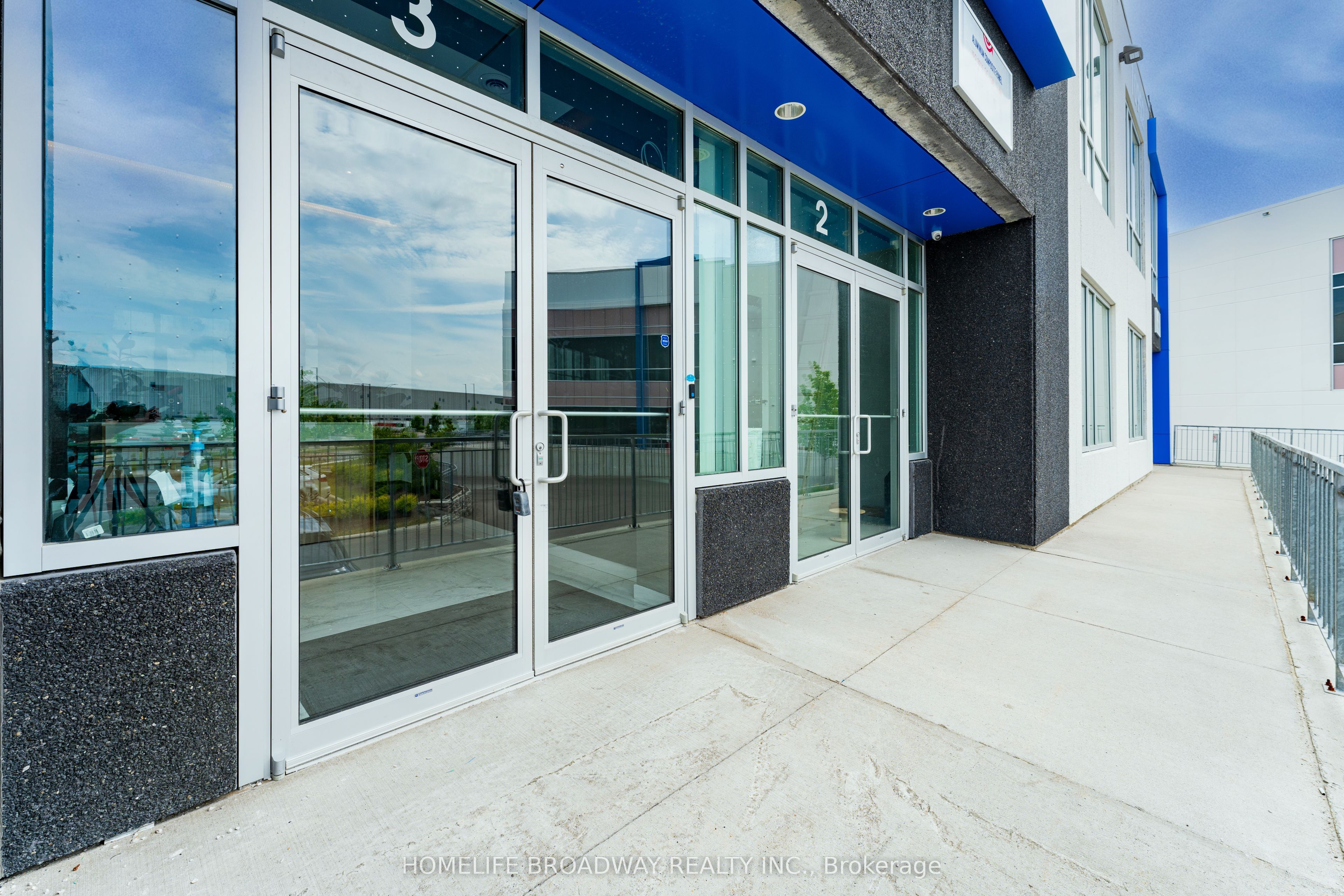 10952 Woodbine Avenue 2-3 Property Photo 2