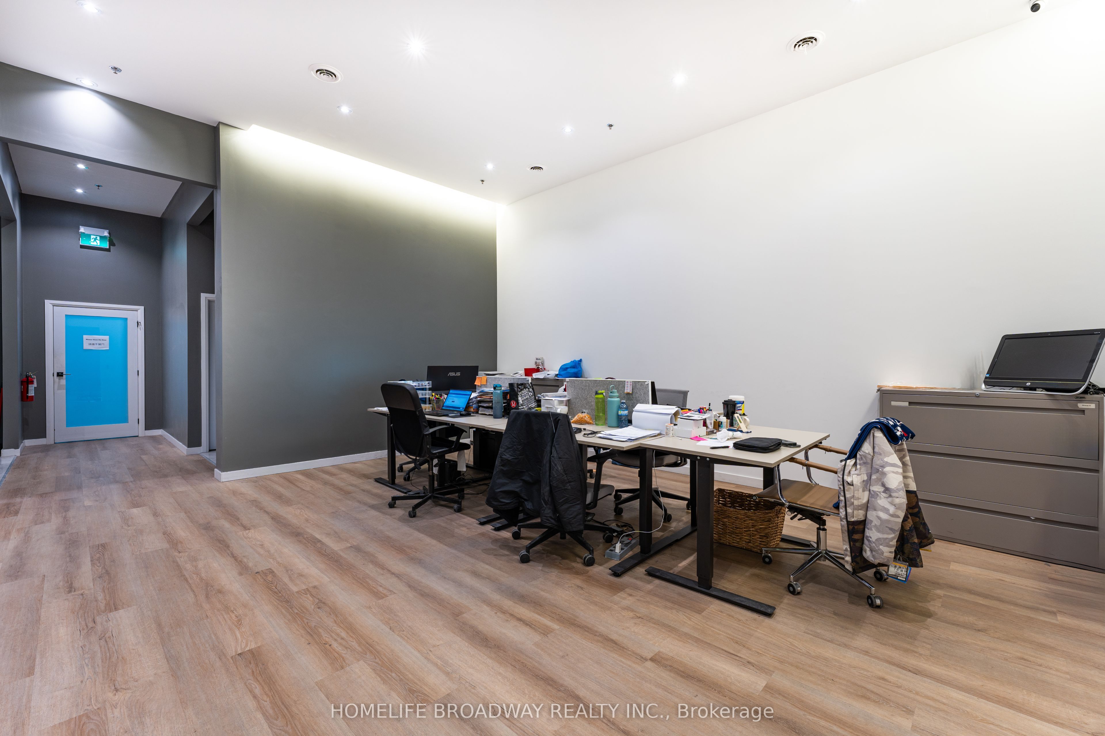 10952 Woodbine Avenue 2-3 Property Photo 8