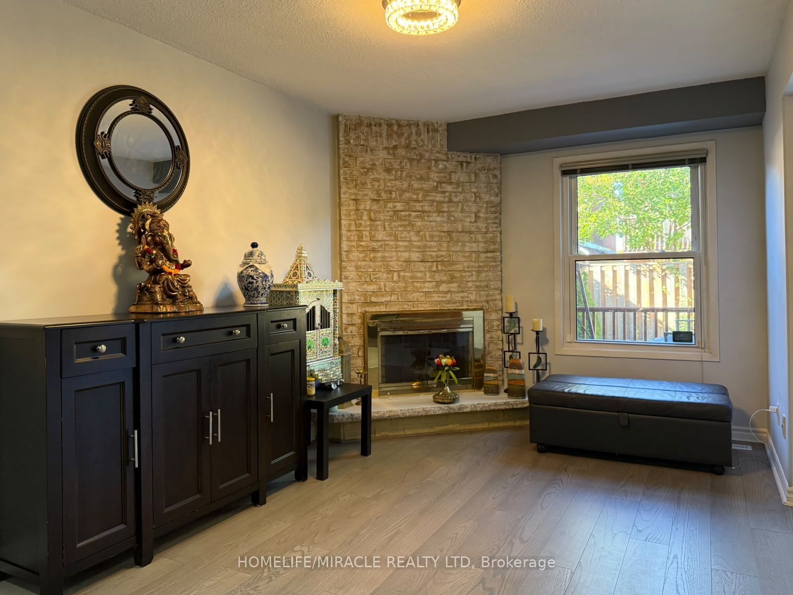 163 Mabley Crescent Property Photo 3