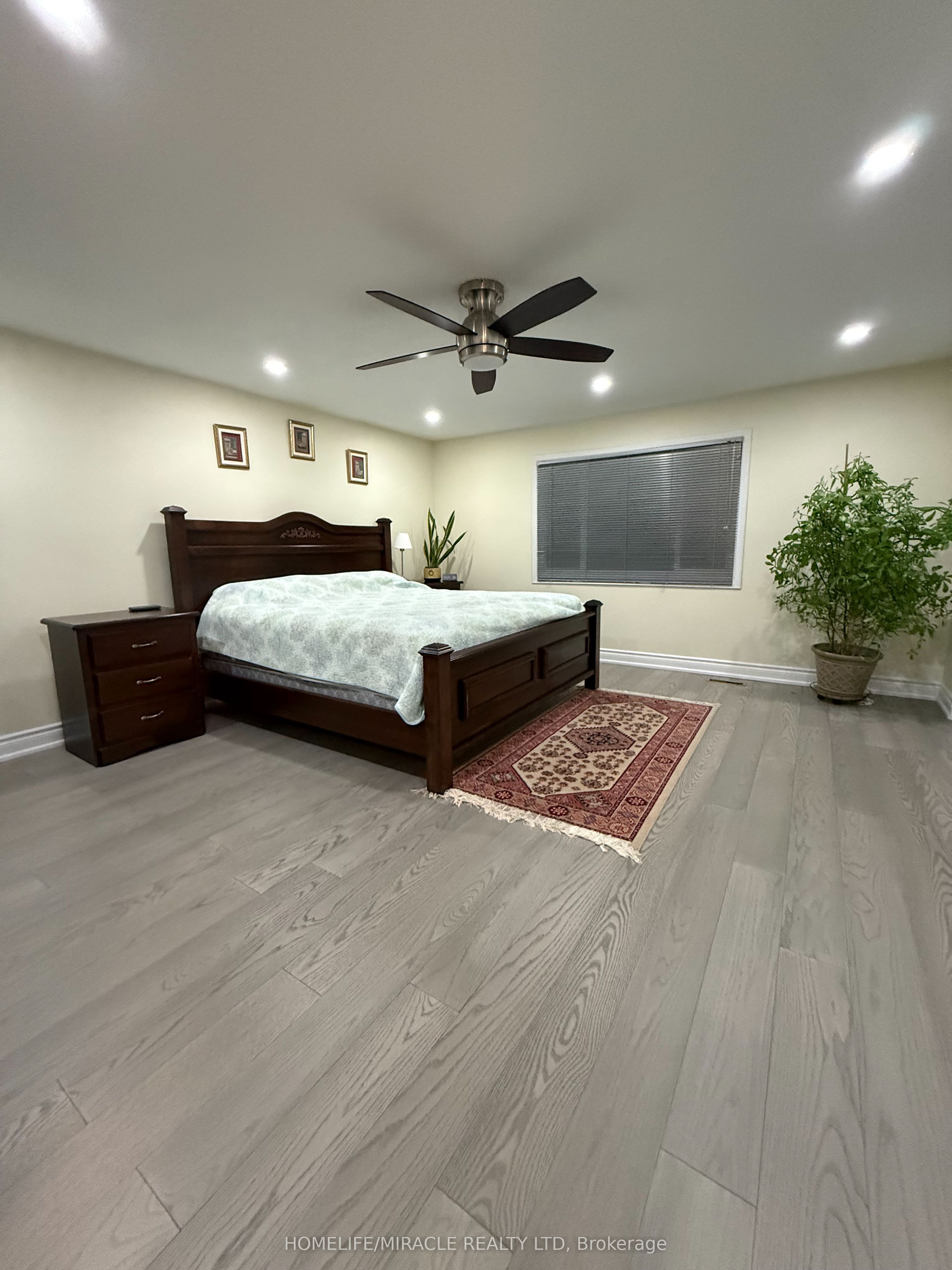 163 Mabley Crescent Property Photo 8
