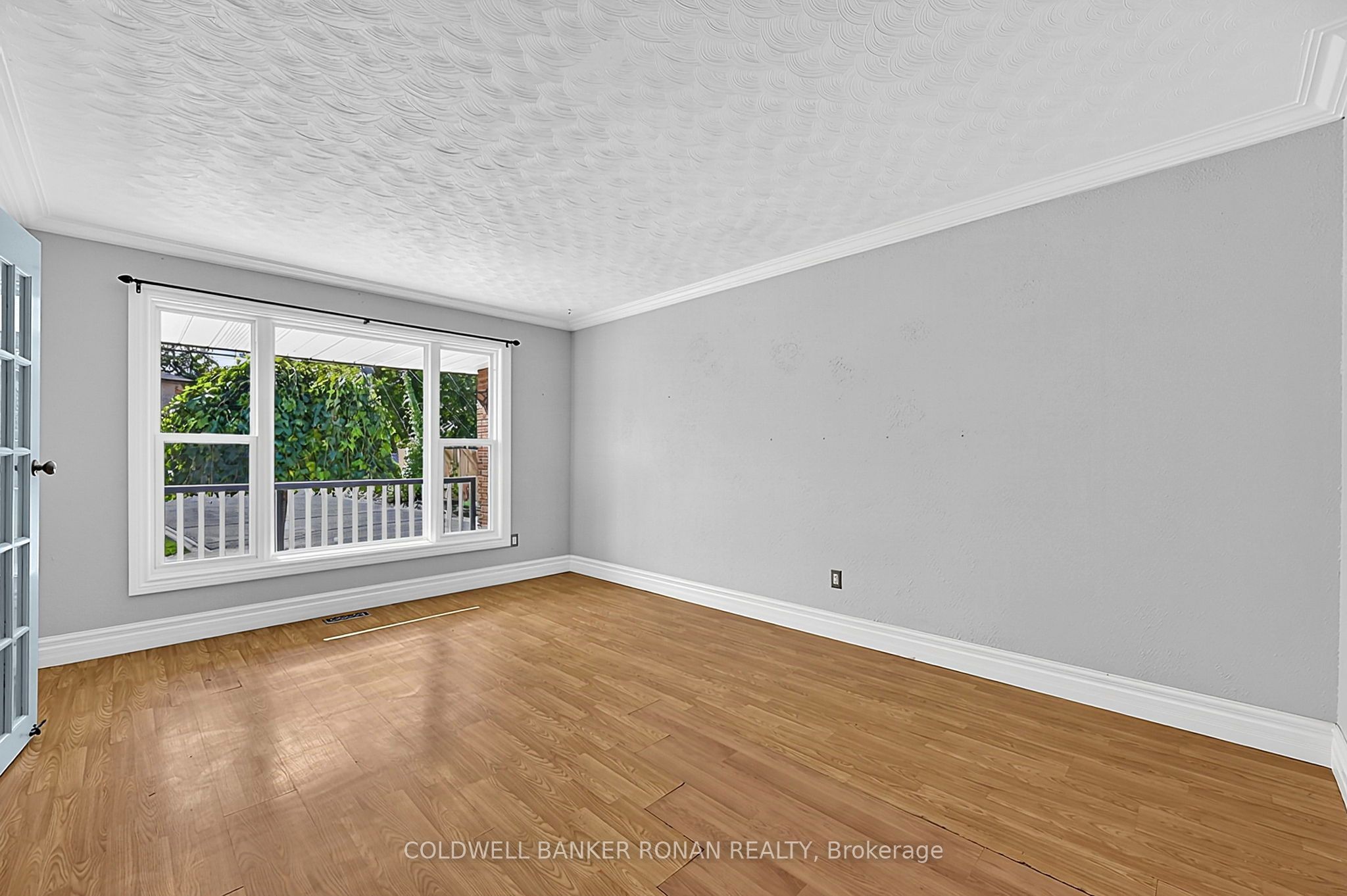 130 Queen Street Property Photo 6