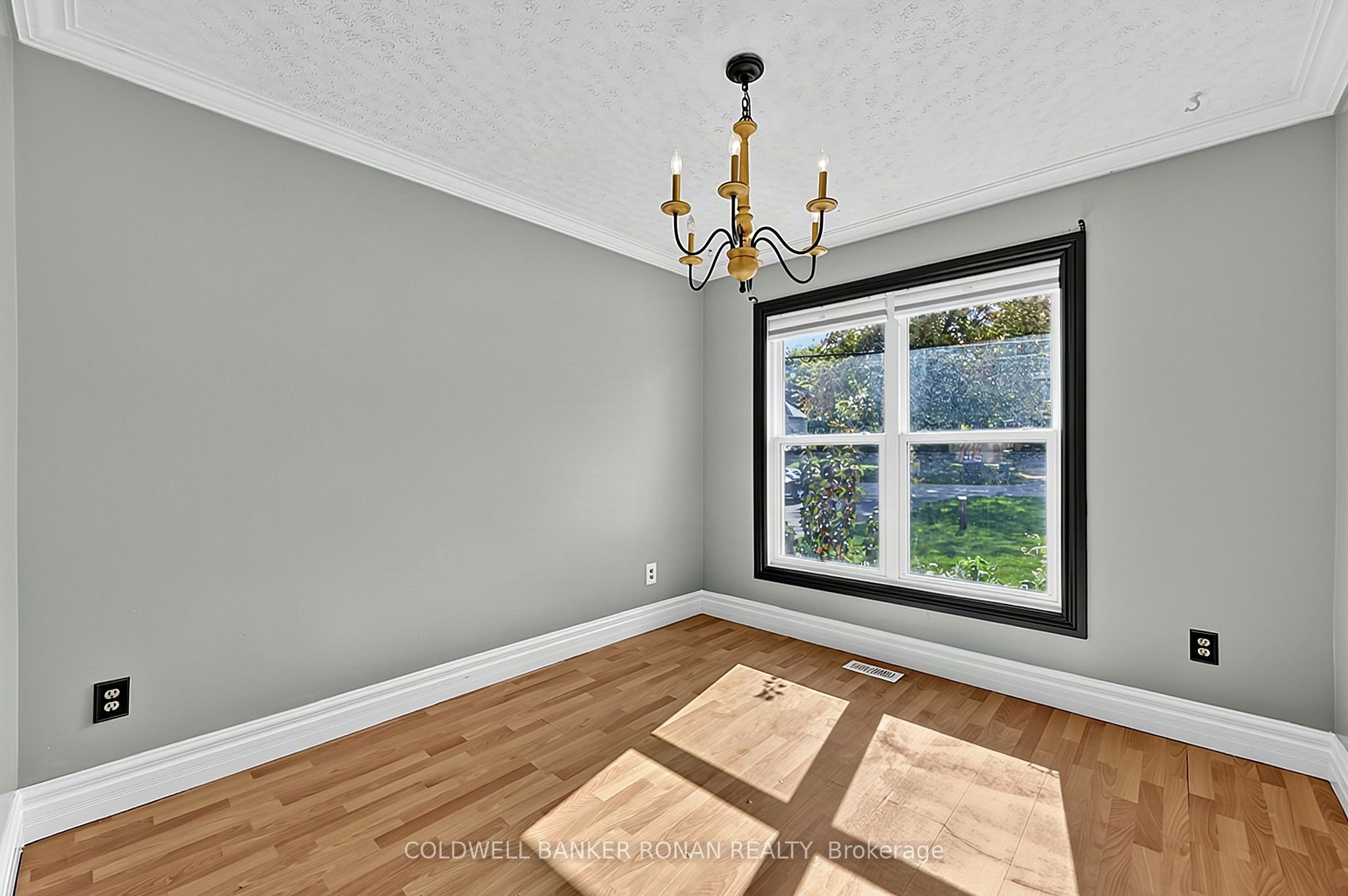 130 Queen Street Property Photo 18