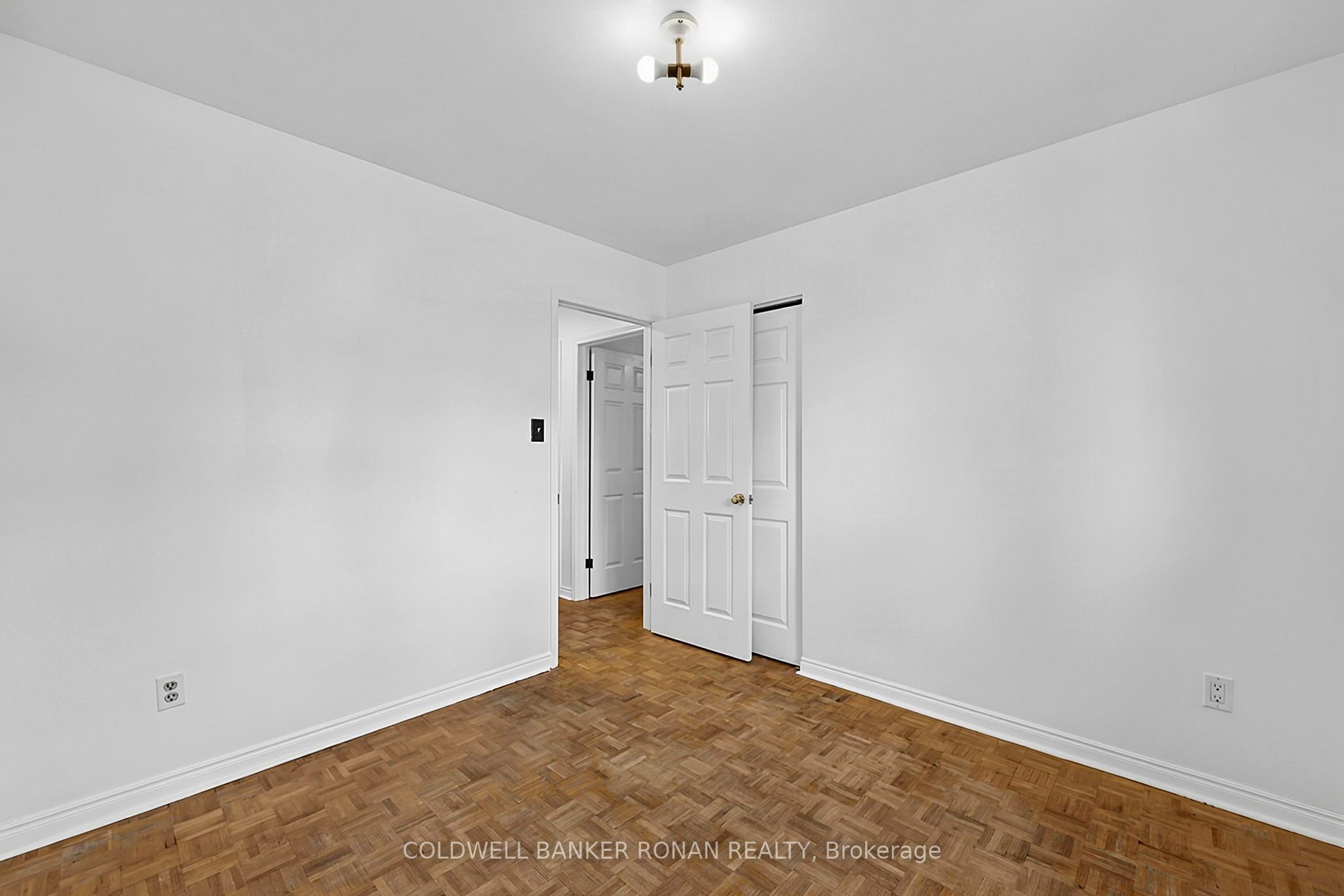 130 Queen Street Property Photo 23