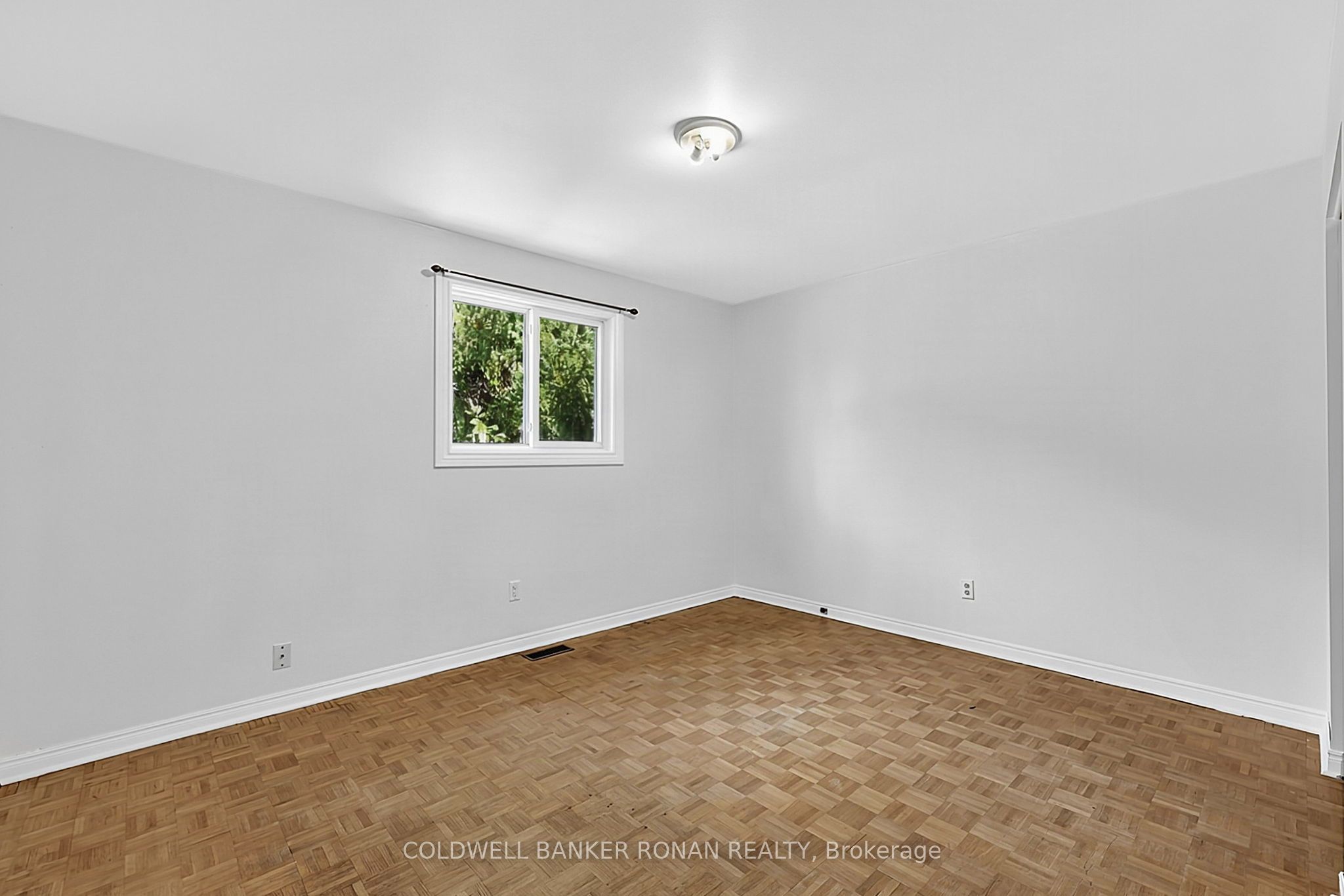 130 Queen Street Property Photo 25