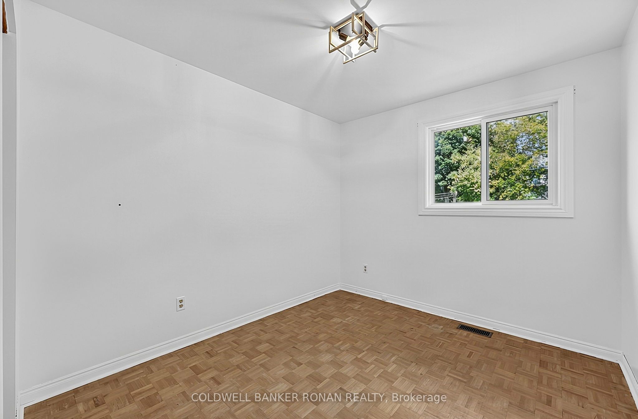 130 Queen Street Property Photo 28