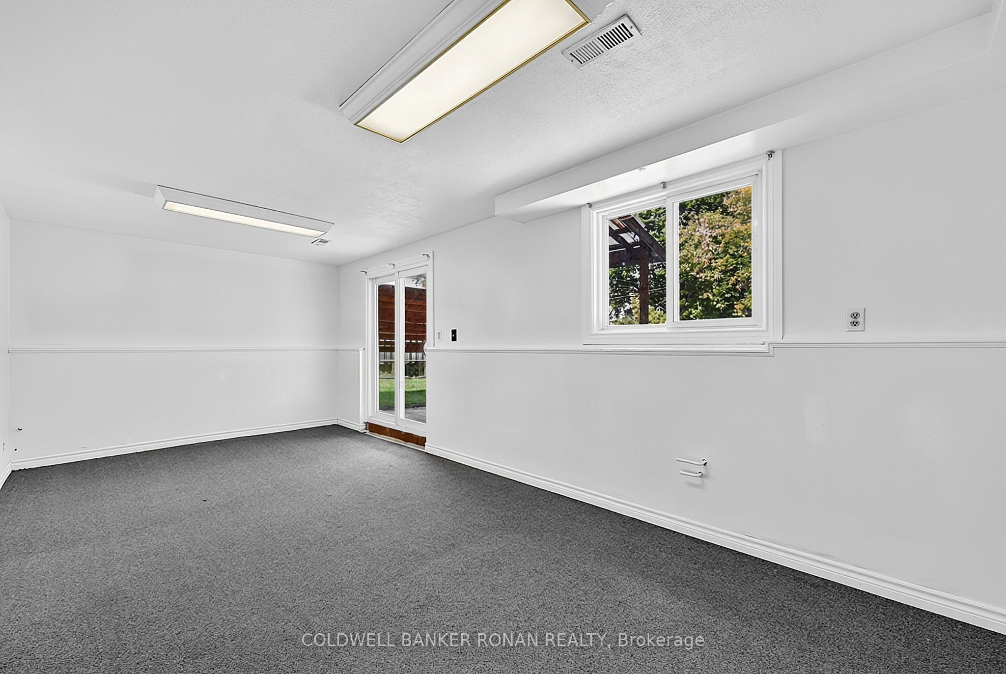 130 Queen Street Property Photo 37