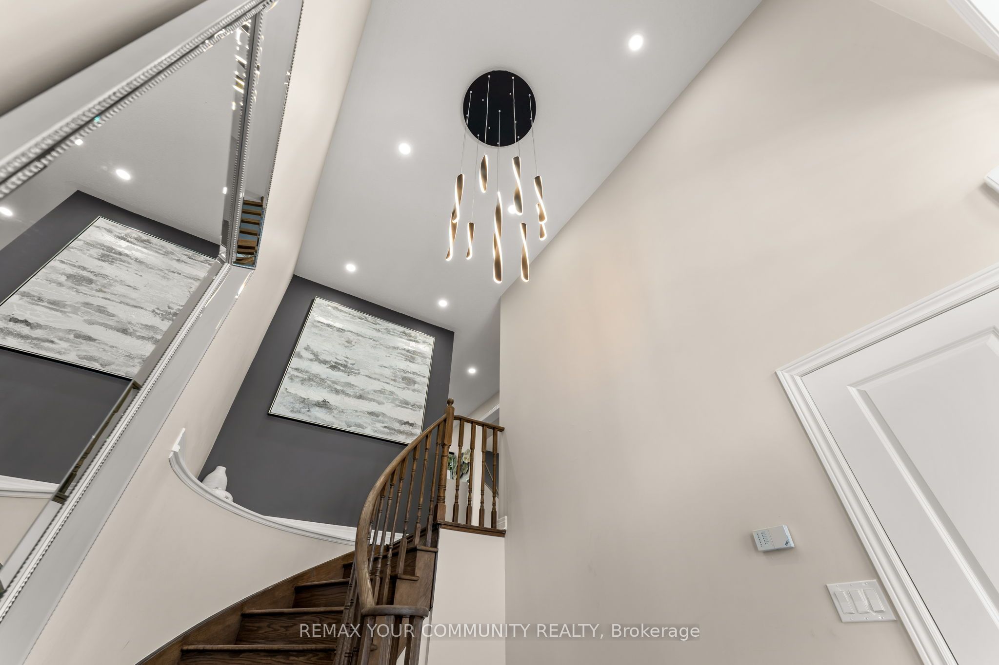 150 Inverness Way Property Photo 6