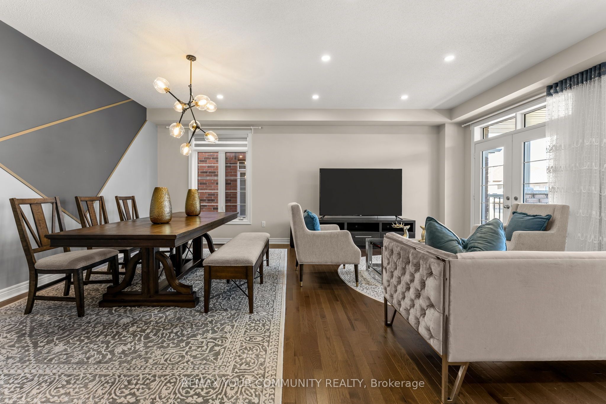 150 Inverness Way Property Photo 7