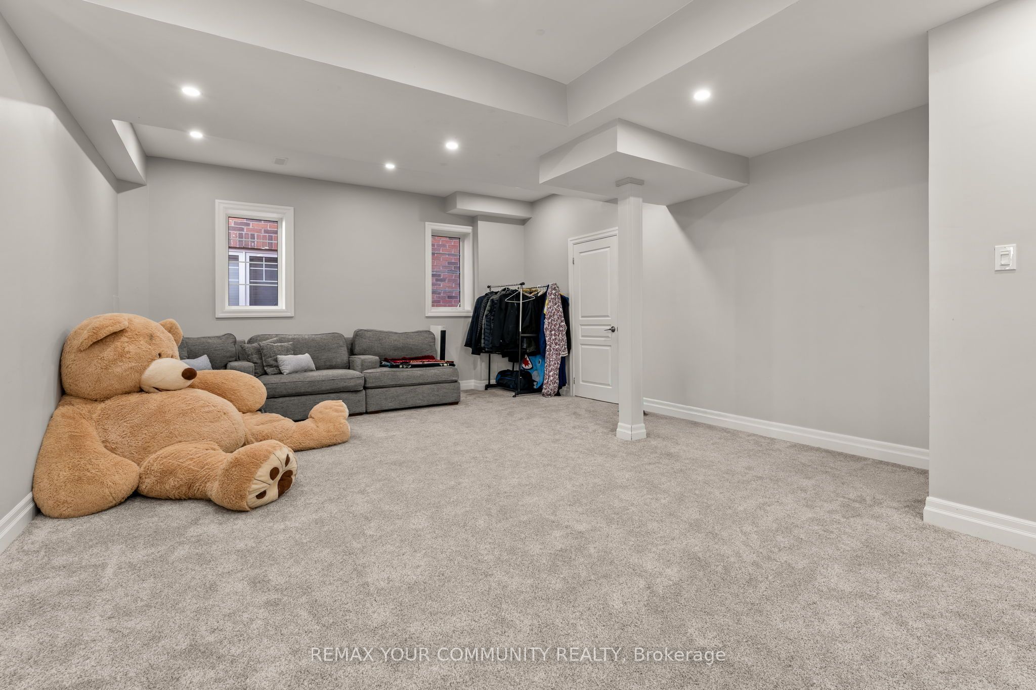 150 Inverness Way Property Photo 38