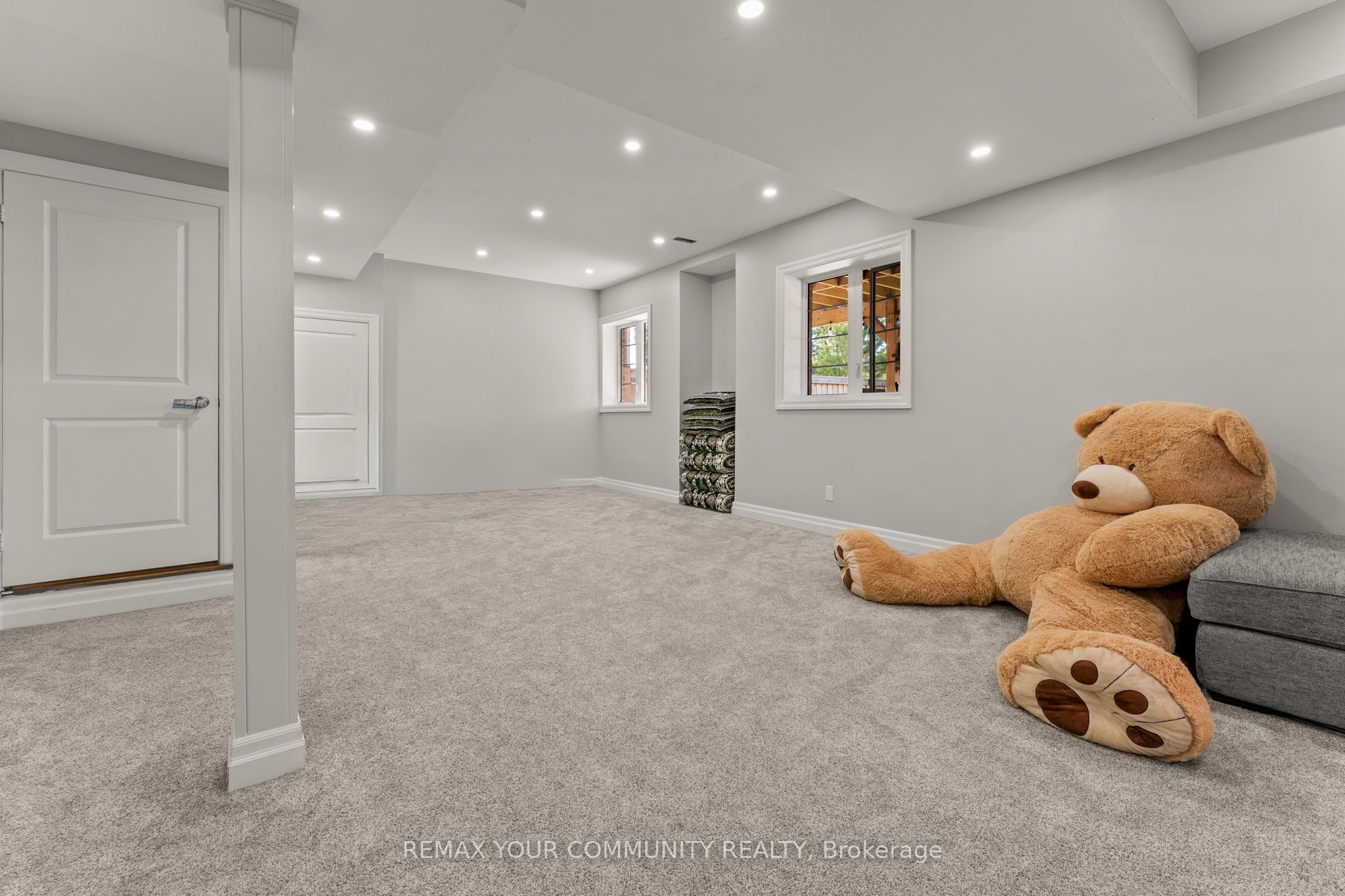 150 Inverness Way Property Photo 39