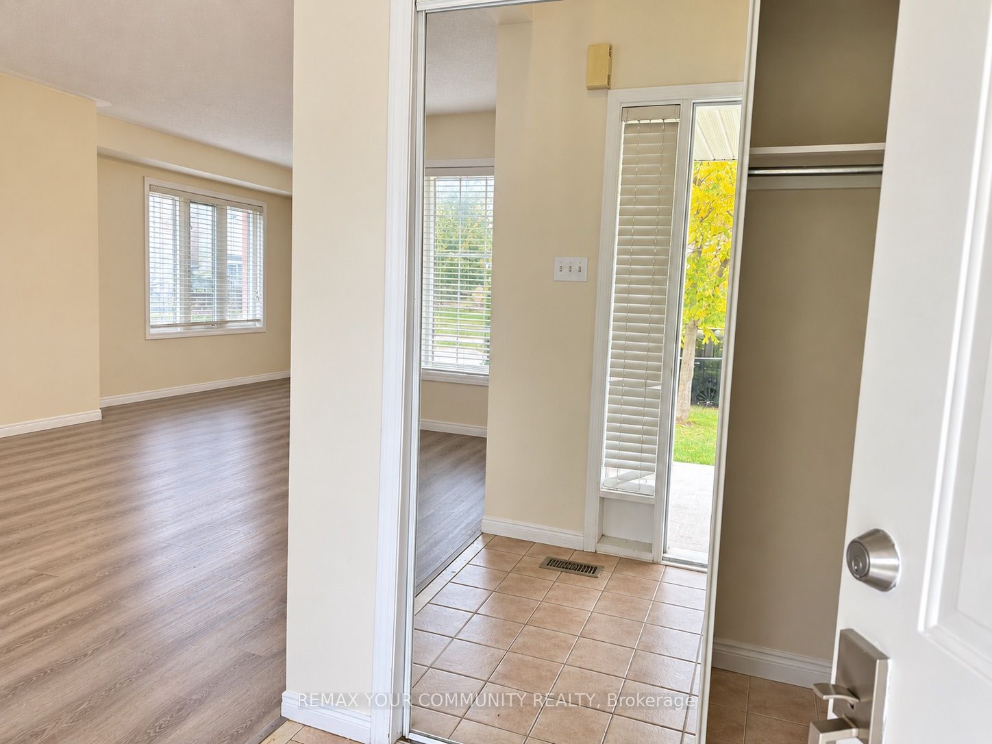 163 Flagstone Way Property Photo 3