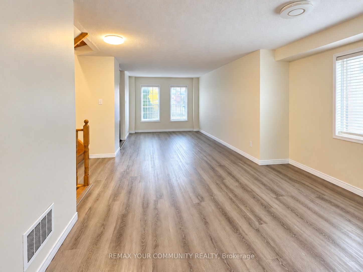 163 Flagstone Way Property Photo 6