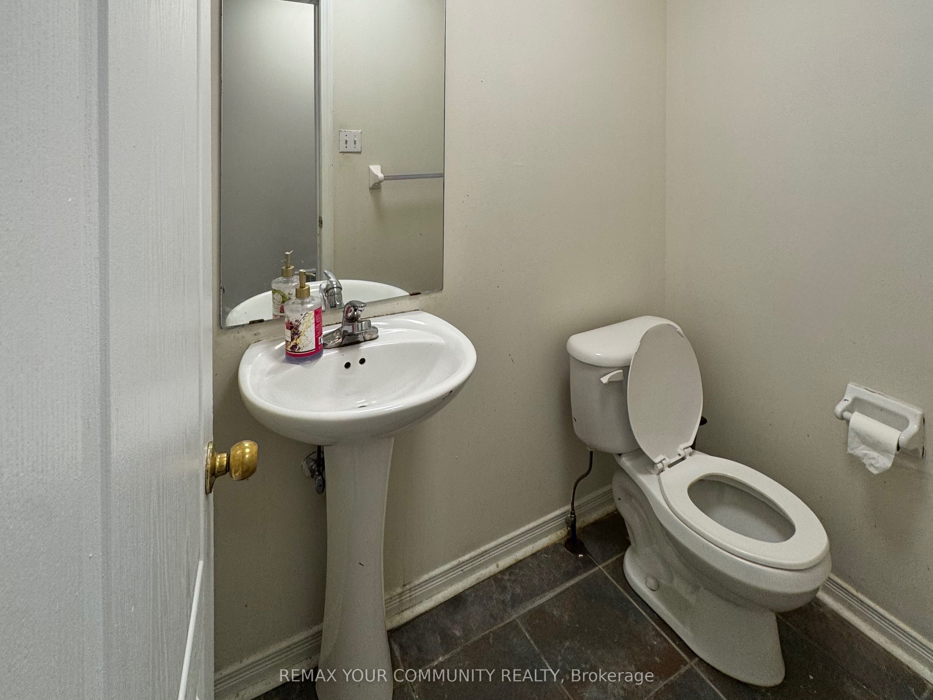 163 Flagstone Way Property Photo 12