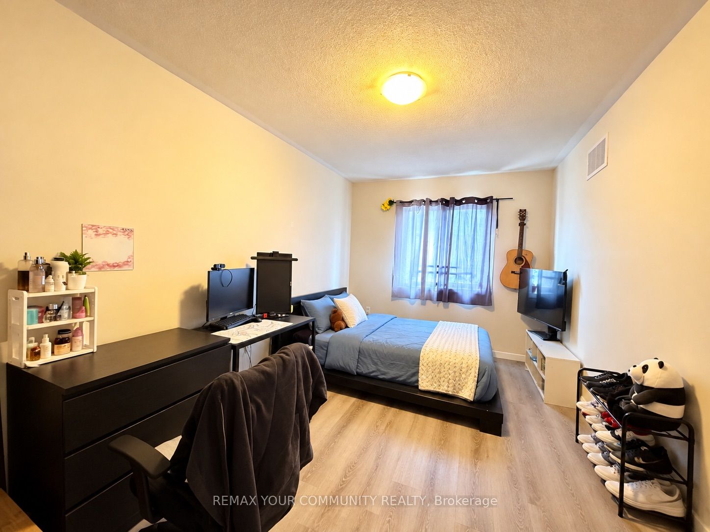 163 Flagstone Way Property Photo 17