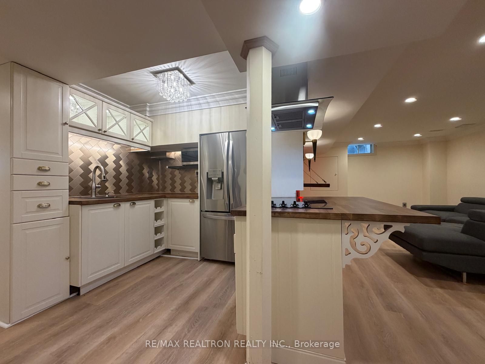 113b Timna Crescent Lower Level Property Photo 10