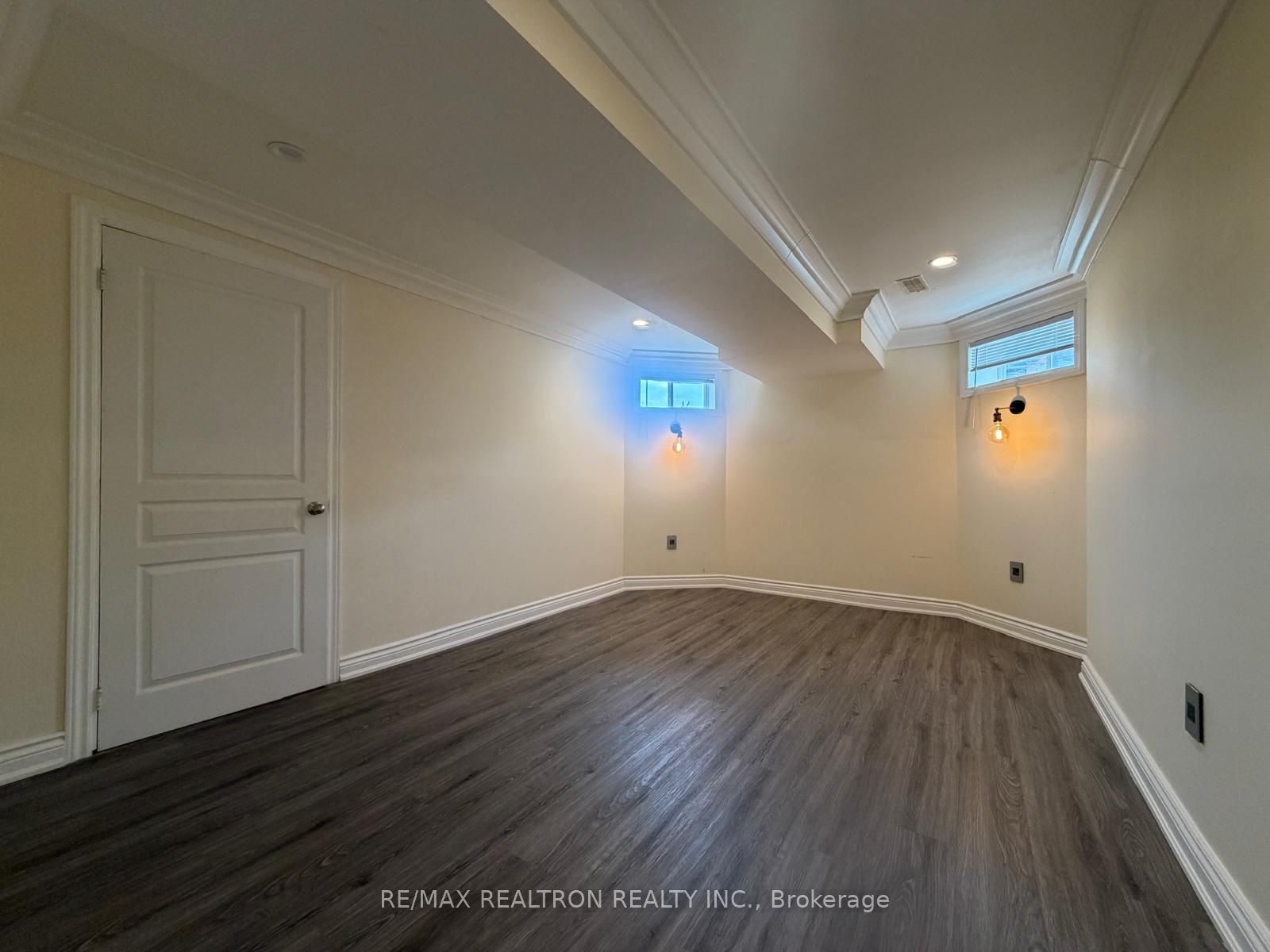 113b Timna Crescent Lower Level Property Photo 15