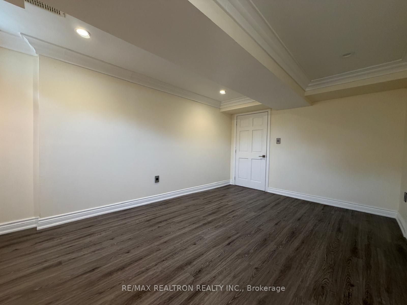 113b Timna Crescent Lower Level Property Photo 17