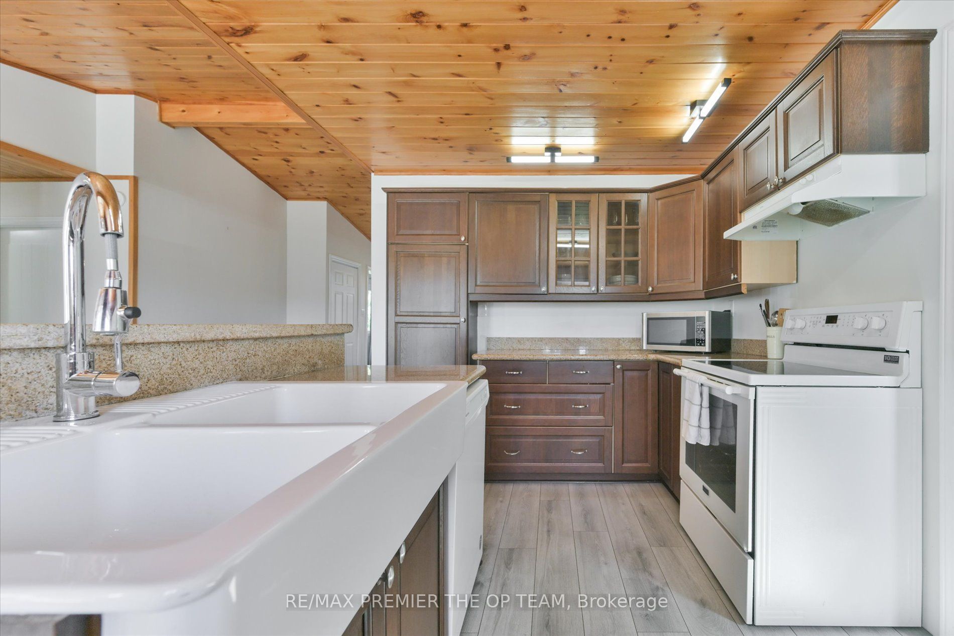 1881 Gilford Road Property Photo 9