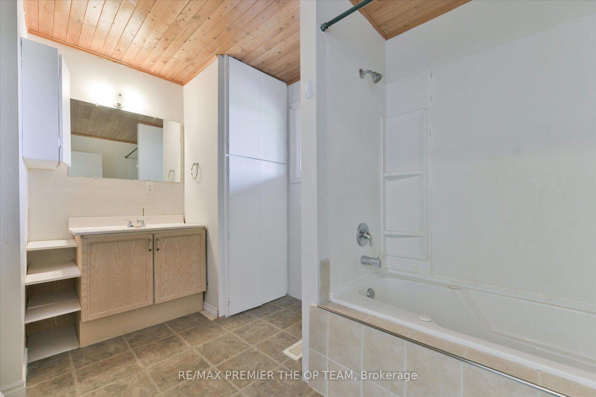 1881 Gilford Road Property Photo 25
