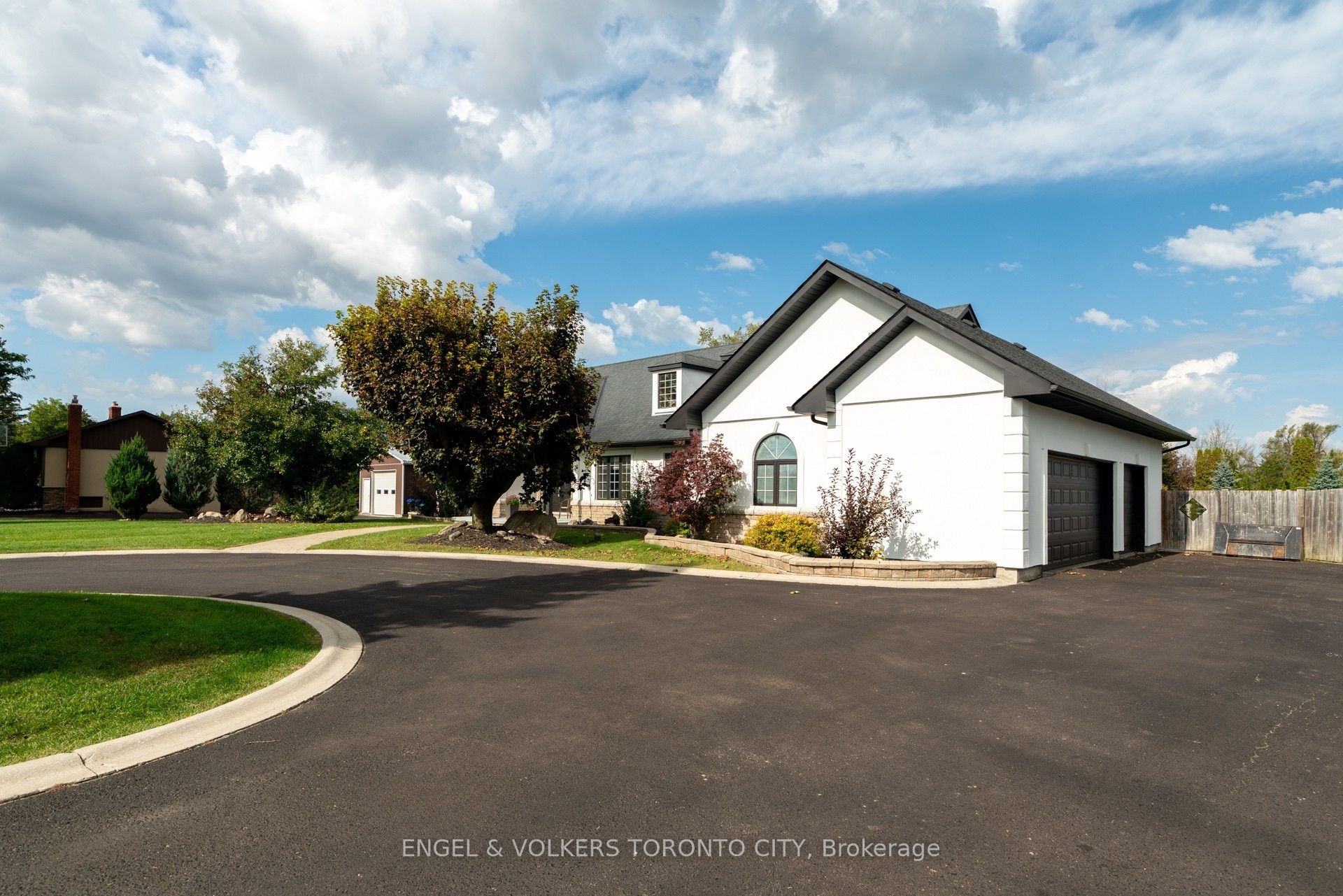1288 Shore Acres Drive Property Photo 4