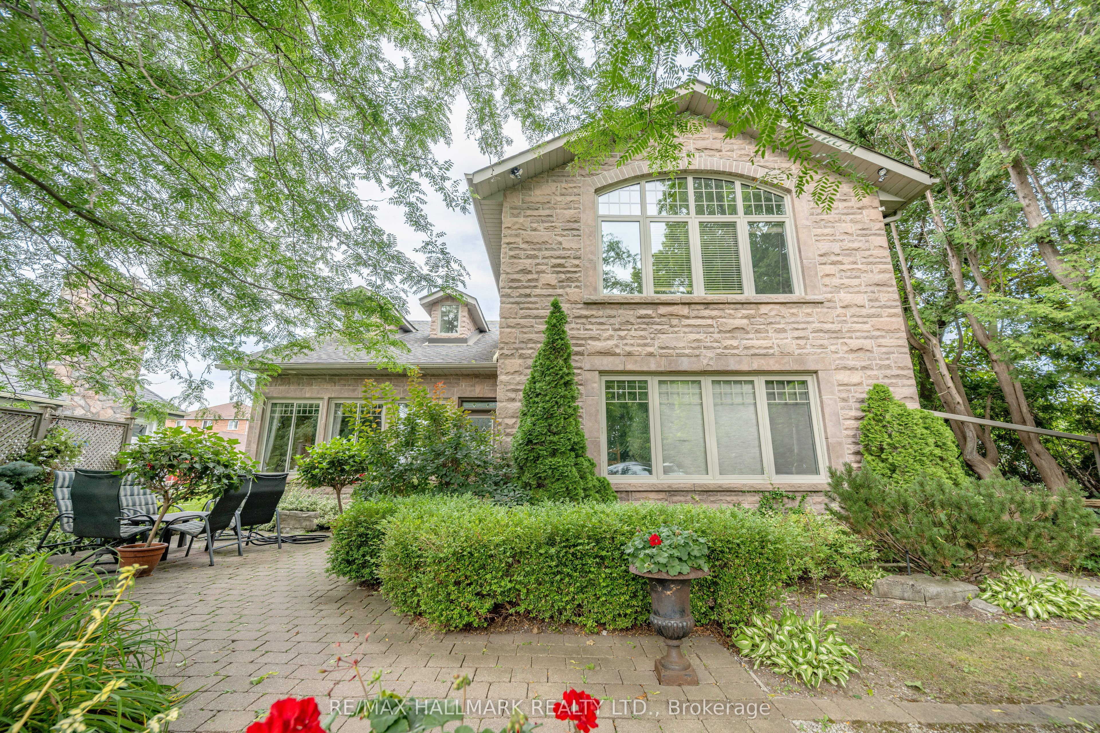 361 Lake Drive N Property Photo 1