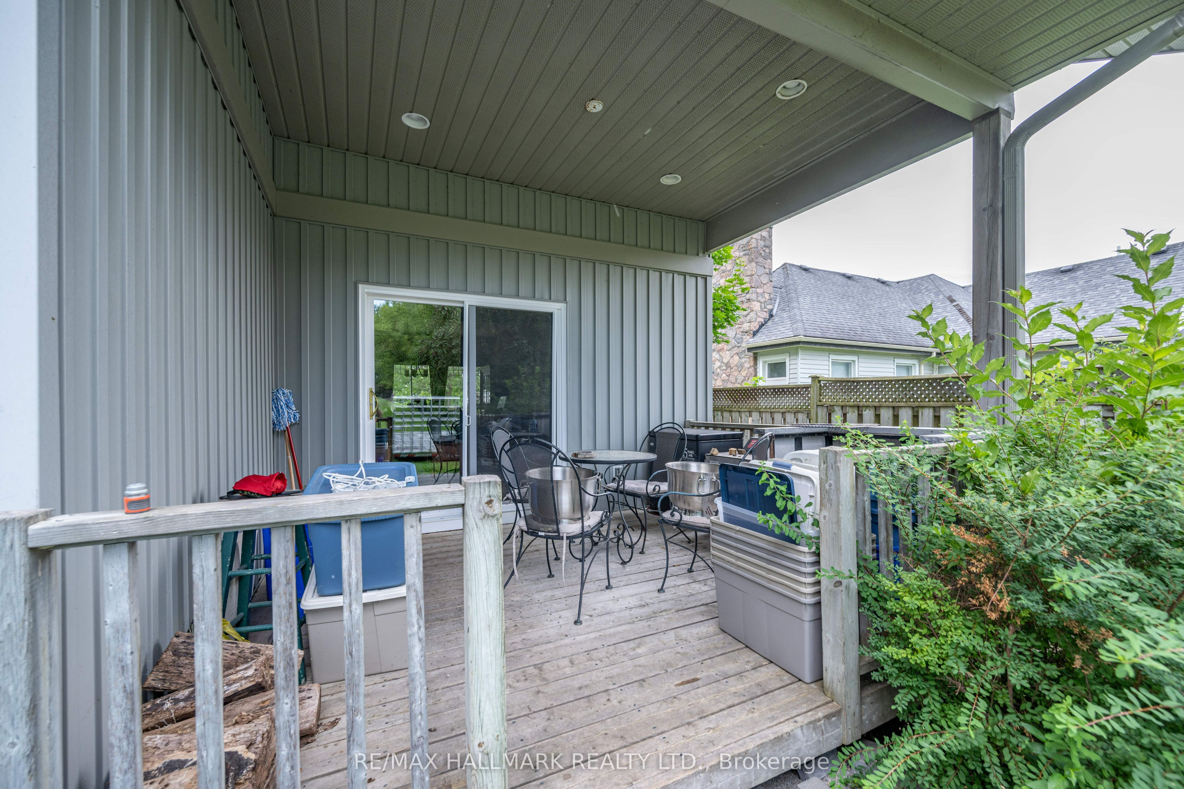 361 Lake Drive N Property Photo 16