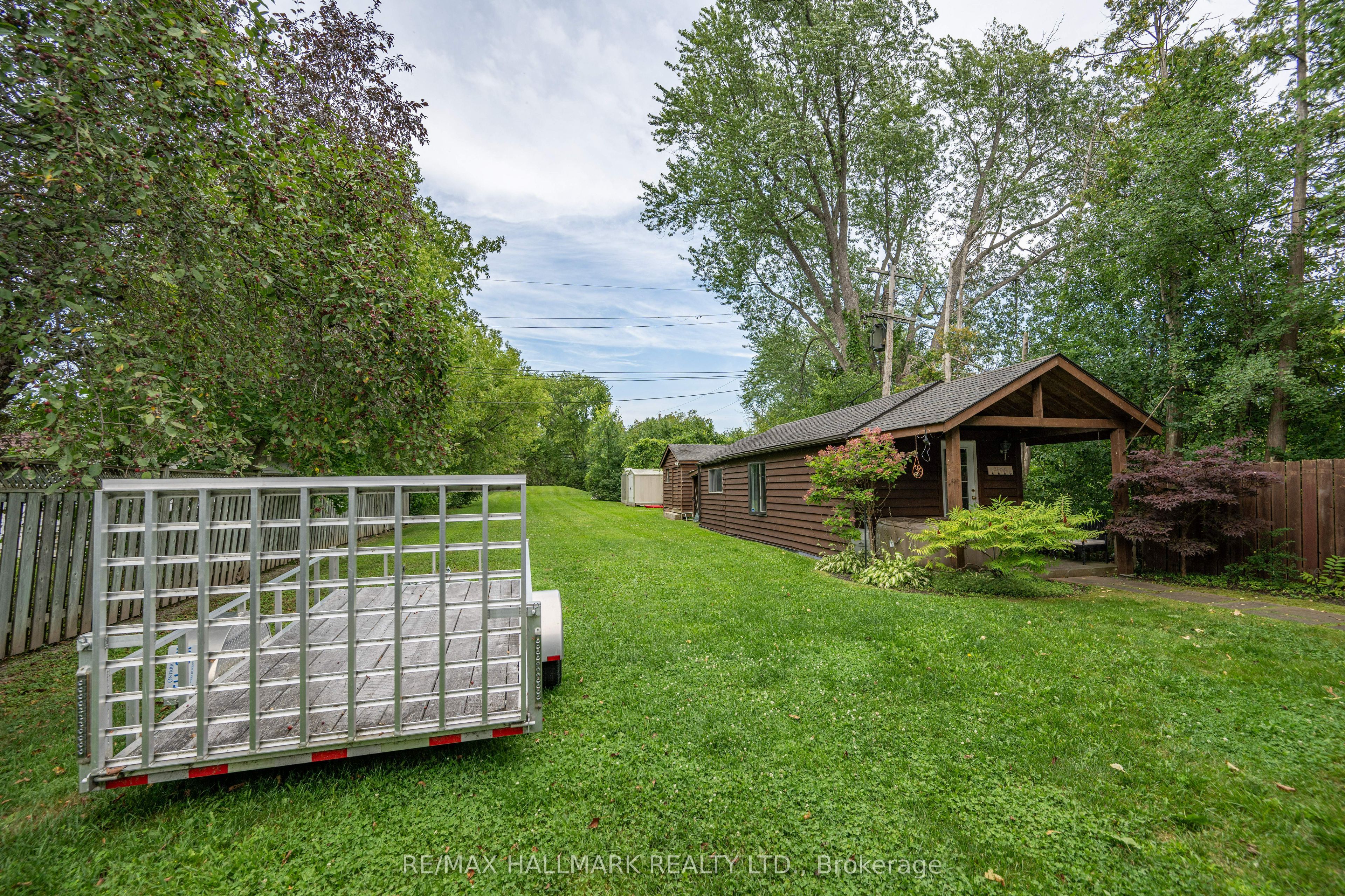 361 Lake Drive N Property Photo 17