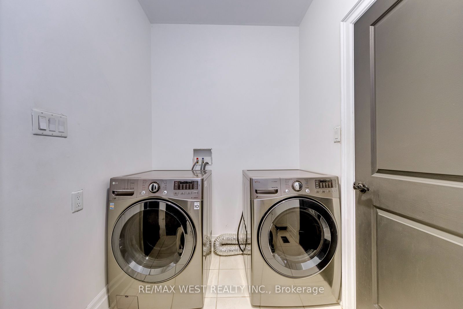 213 Eight Avenue Property Photo 17