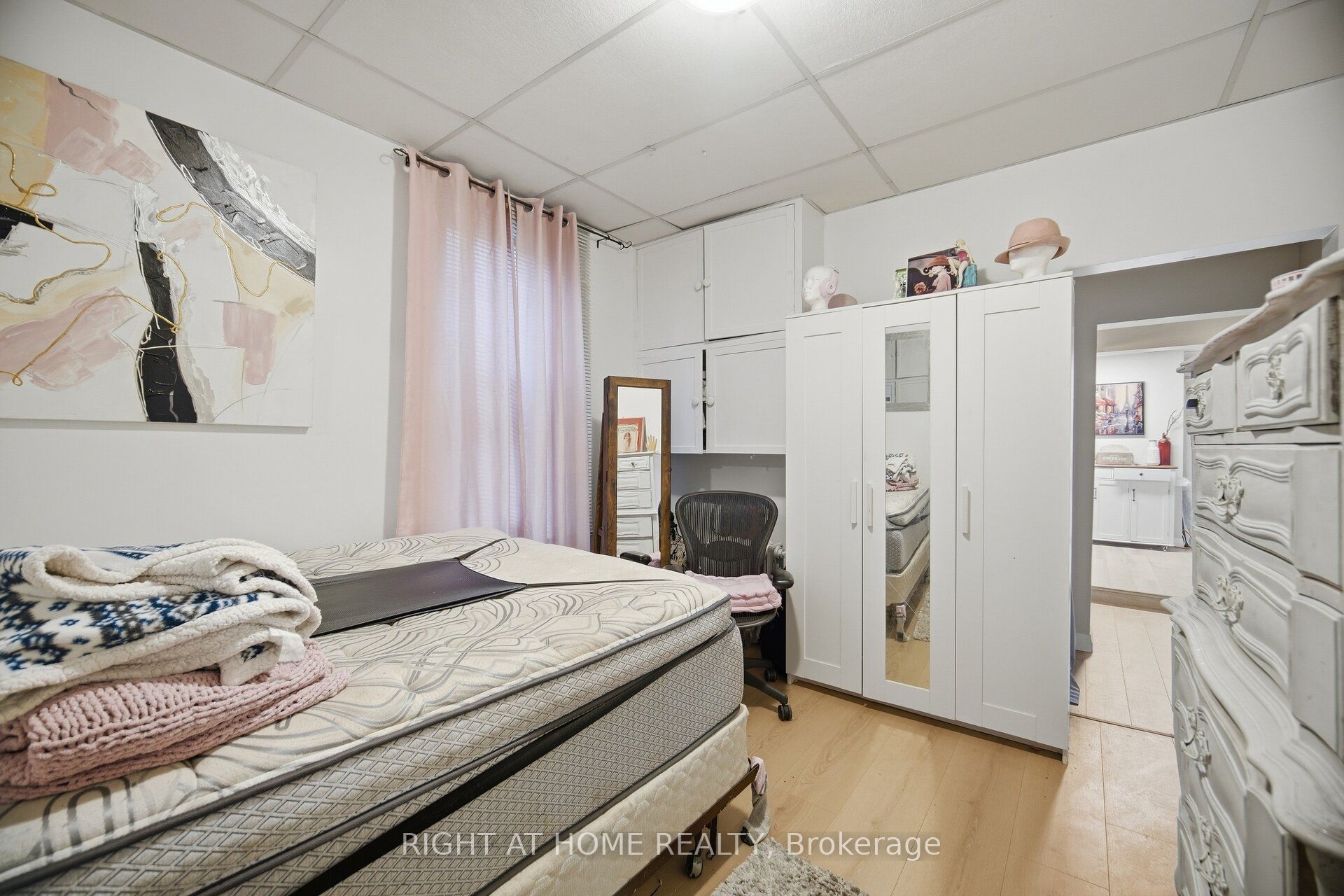 403 Park Avenue Property Photo 34