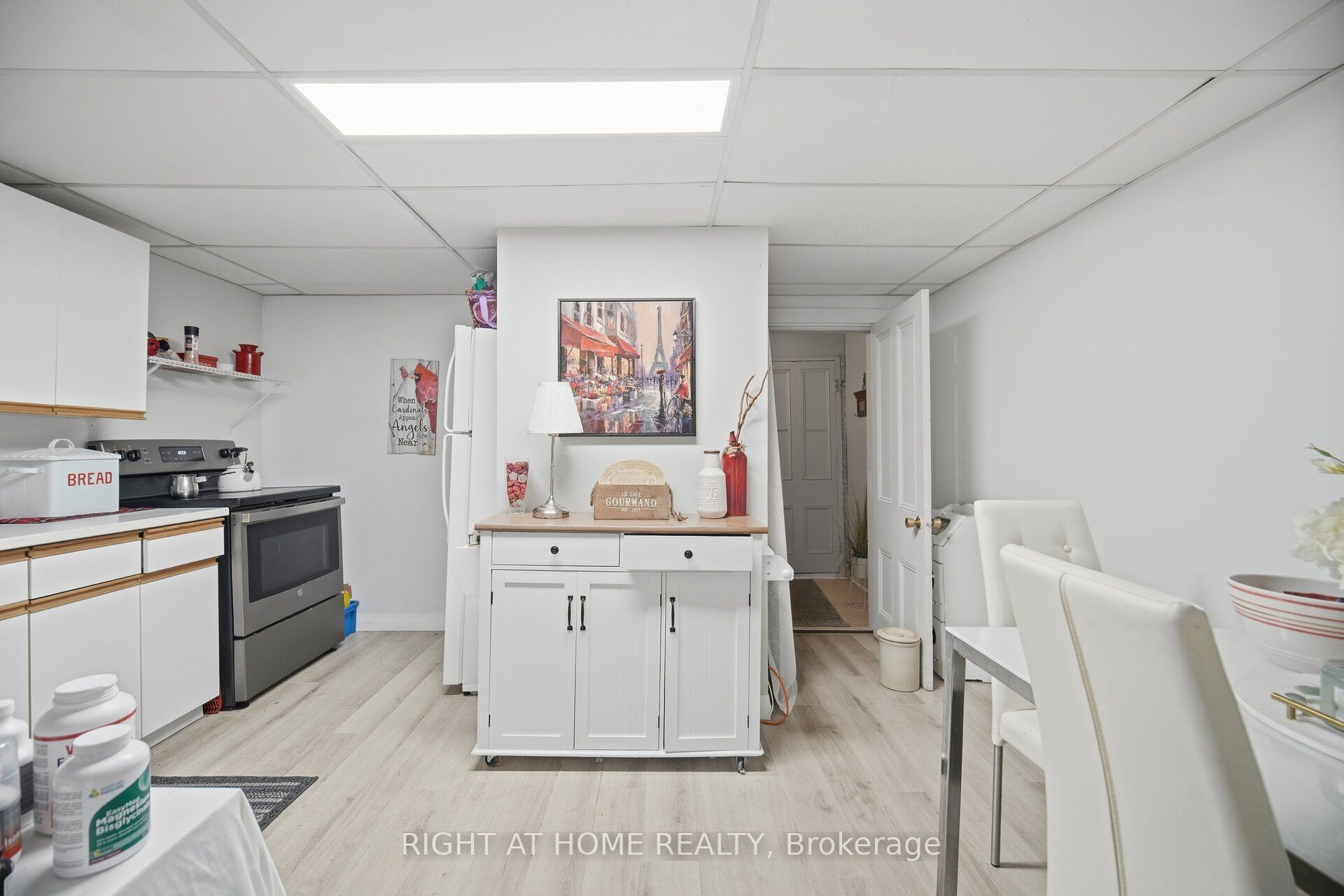 403 Park Avenue Property Photo 40