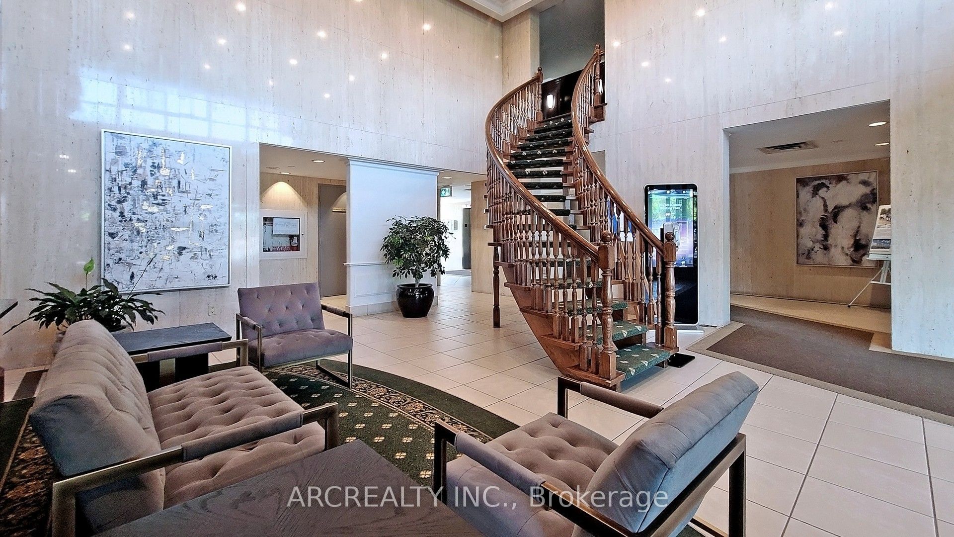 8111 Yonge Street 1403 Property Photo 4